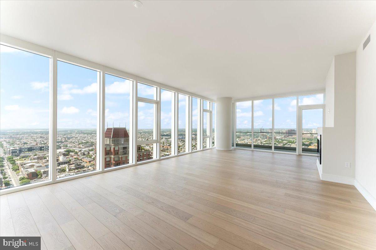 AVENUE OF THE ARTS - Residential