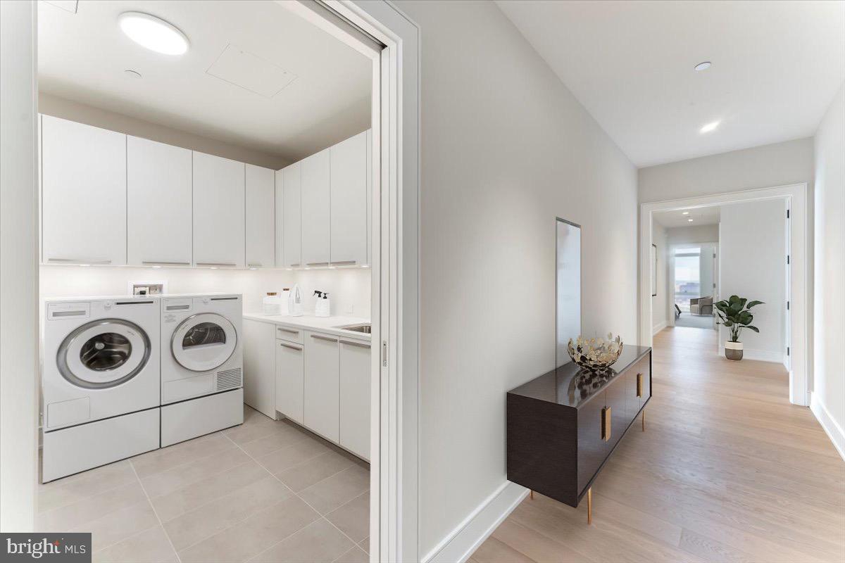 AVENUE OF THE ARTS - Residential