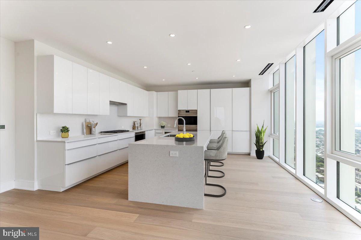 AVENUE OF THE ARTS - Residential
