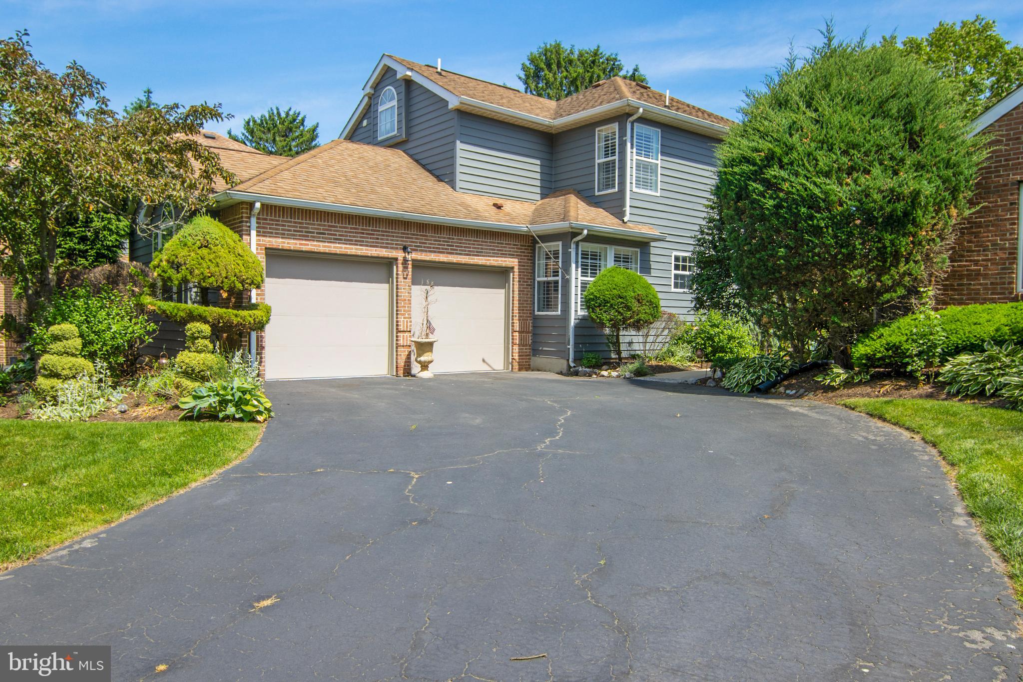 19 FAIRWAY BOULEVARD