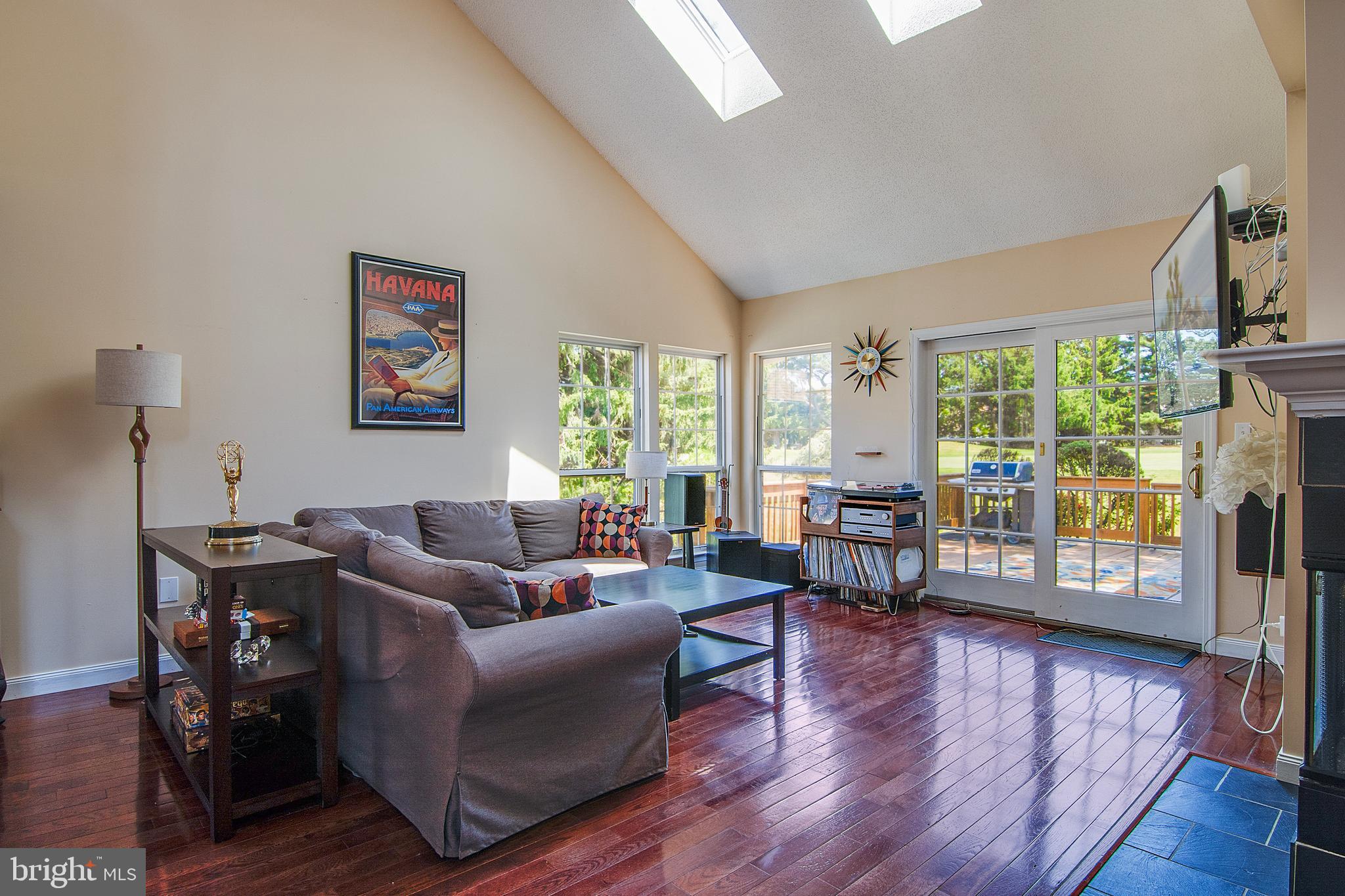 19 FAIRWAY BOULEVARD