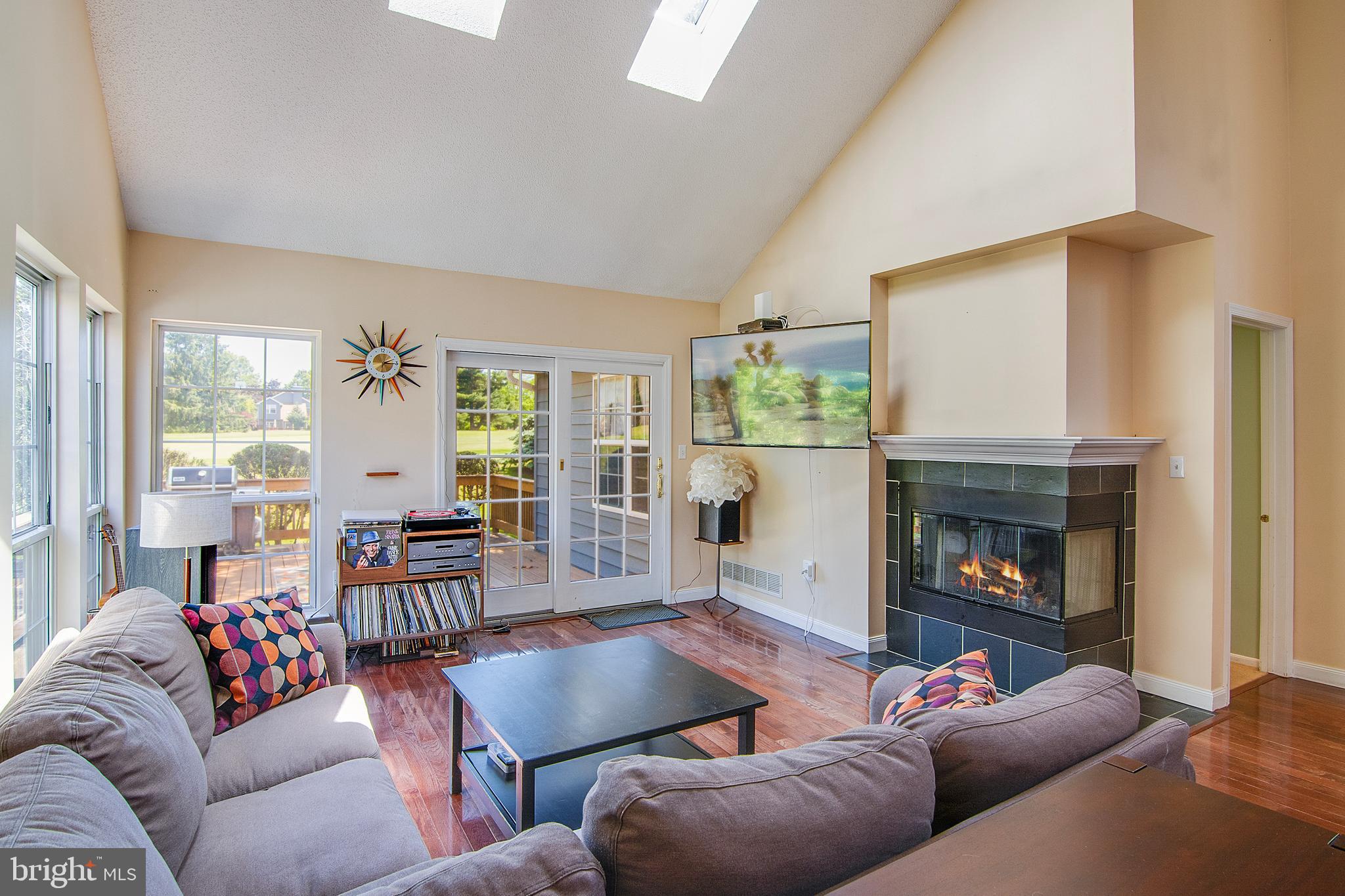 19 FAIRWAY BOULEVARD