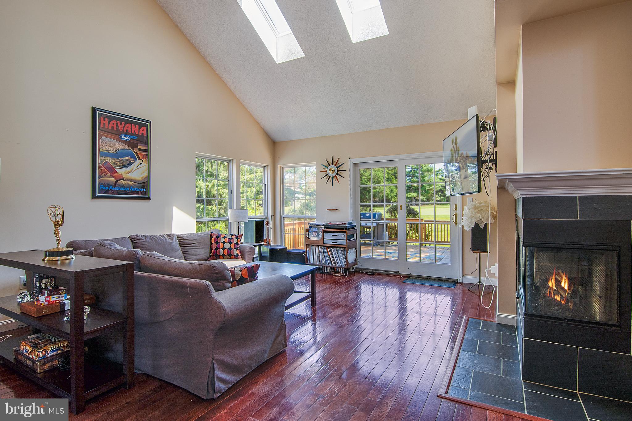 19 FAIRWAY BOULEVARD