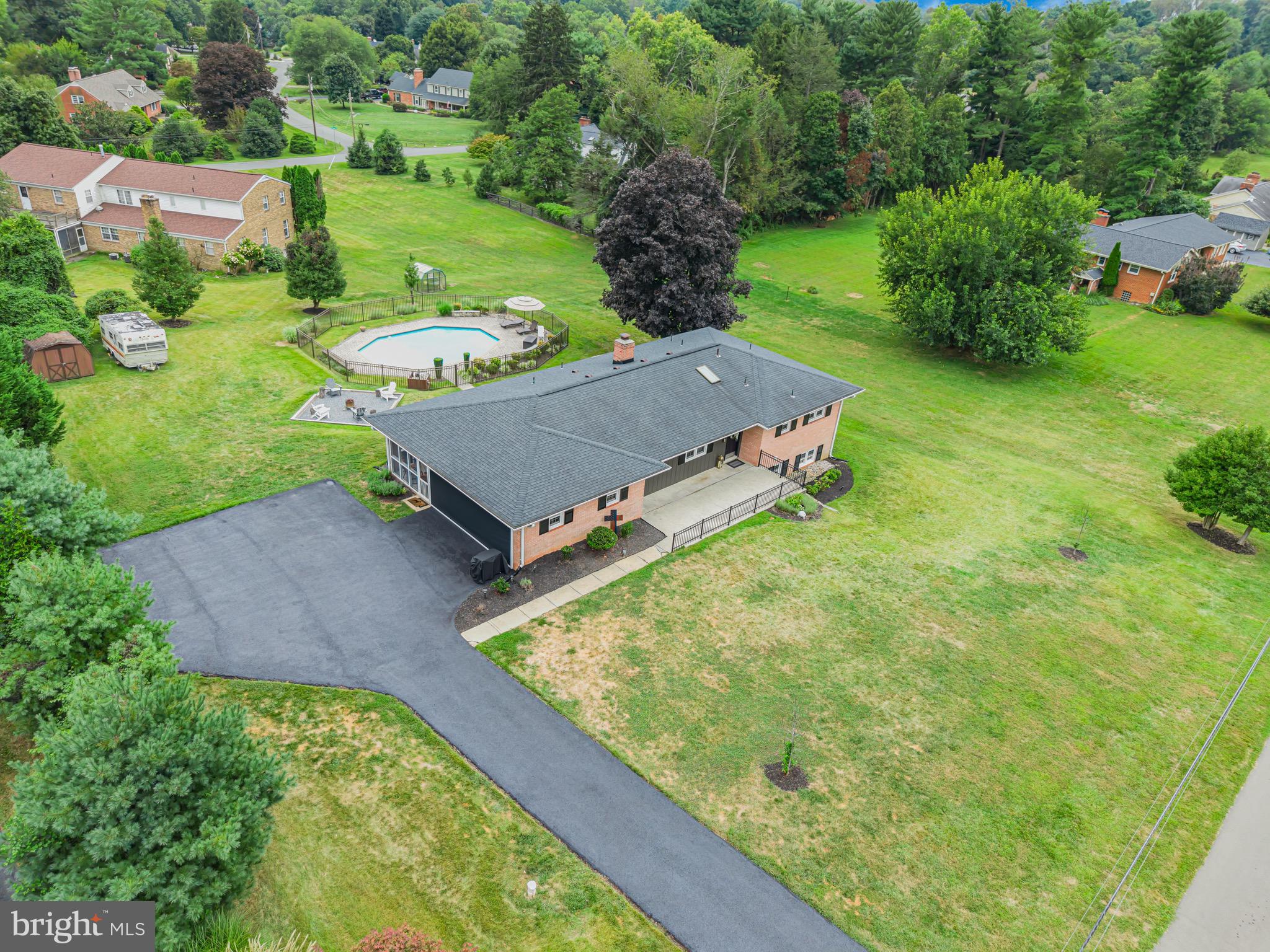 1716 GAYFIELDS DRIVE