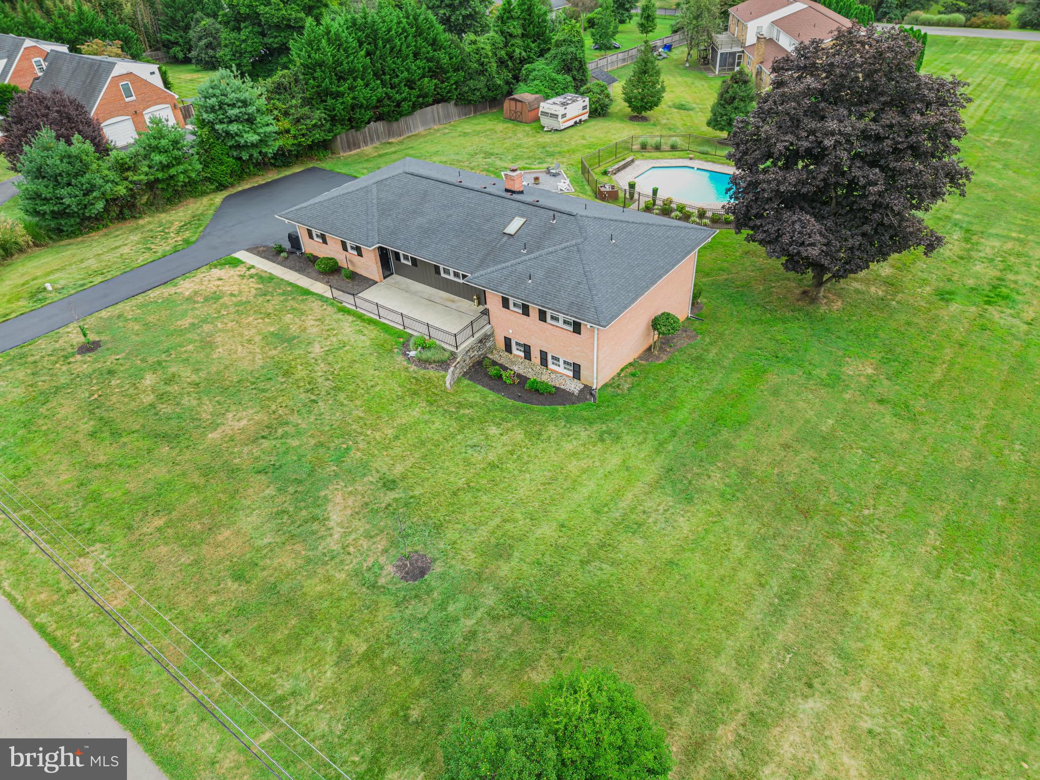 1716 GAYFIELDS DRIVE