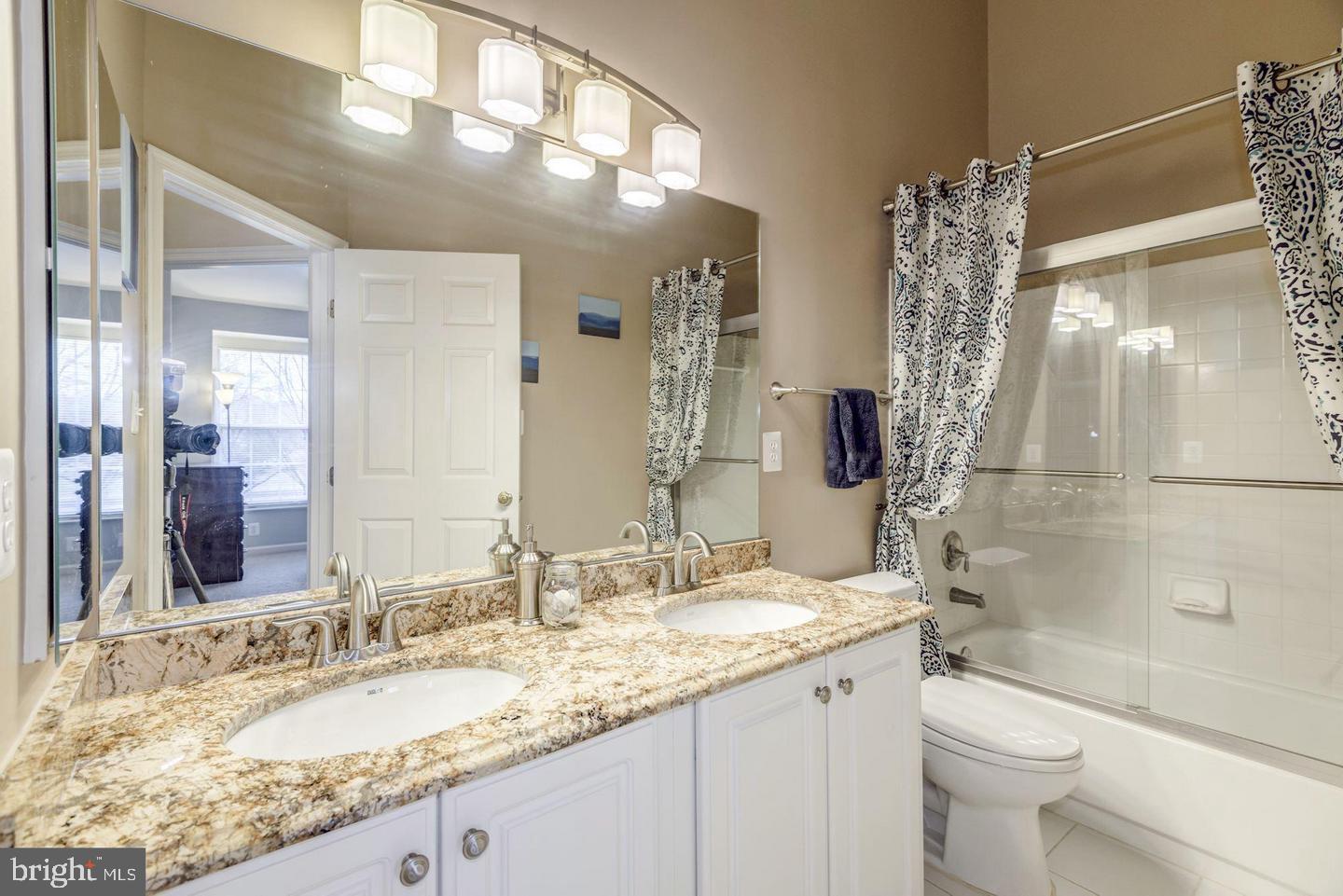 POTOMAC LAKES - Residential Lease