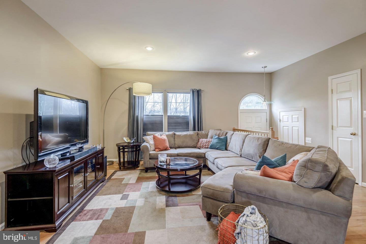 POTOMAC LAKES - Residential Lease