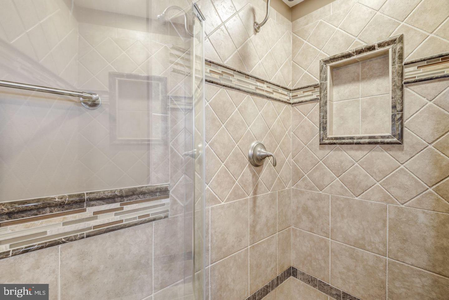 POTOMAC LAKES - Residential Lease