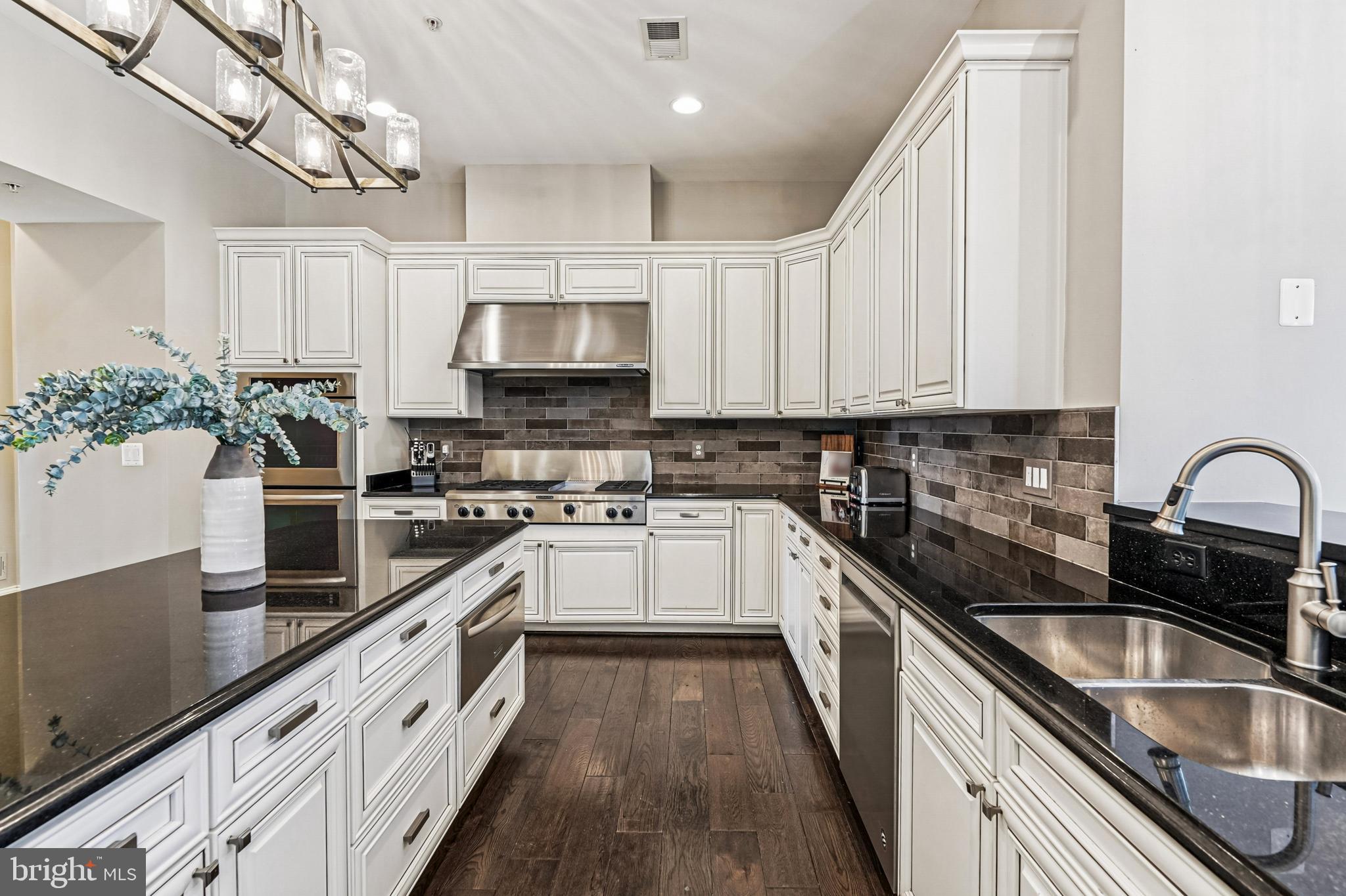 LONG ACRES - Residential