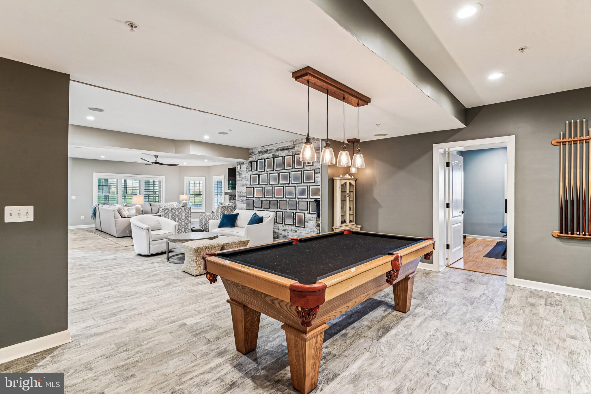 LONG ACRES - Residential