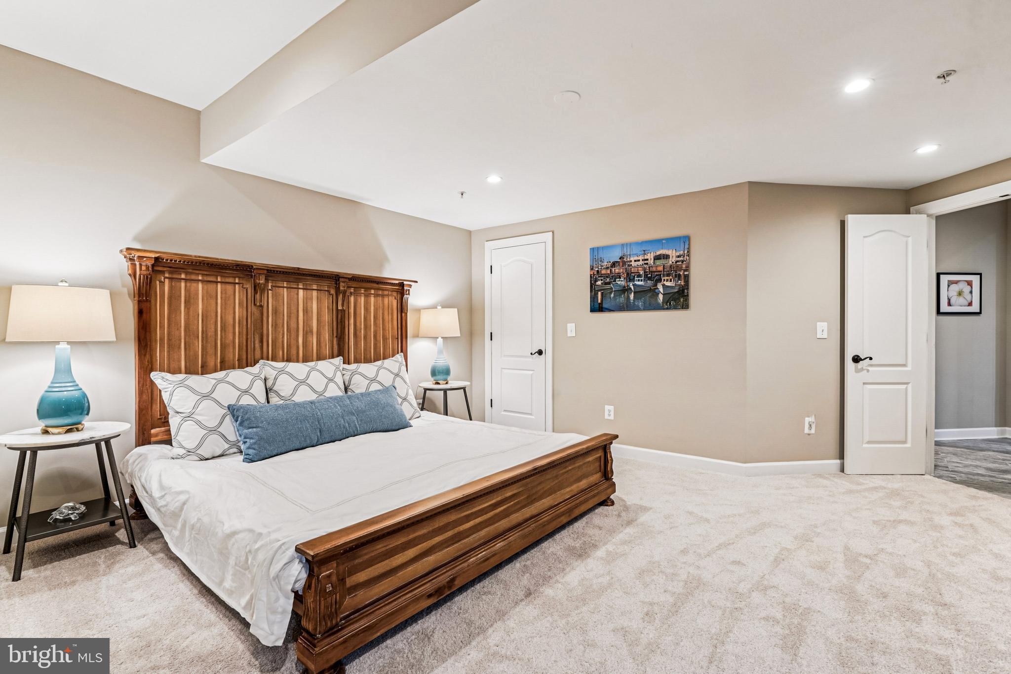 LONG ACRES - Residential