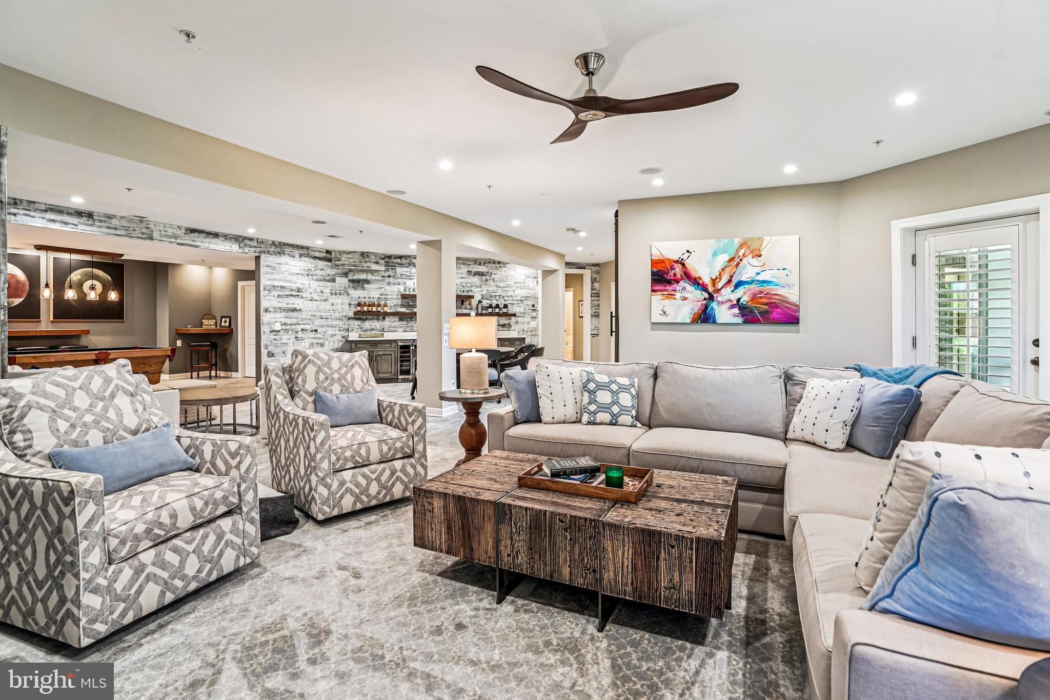 LONG ACRES - Residential