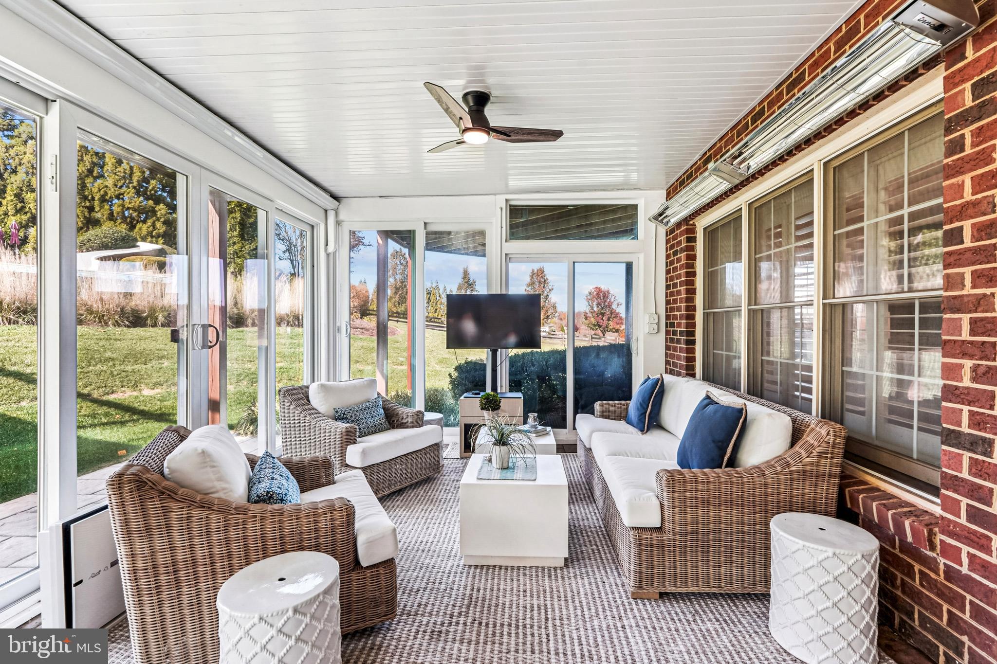 LONG ACRES - Residential