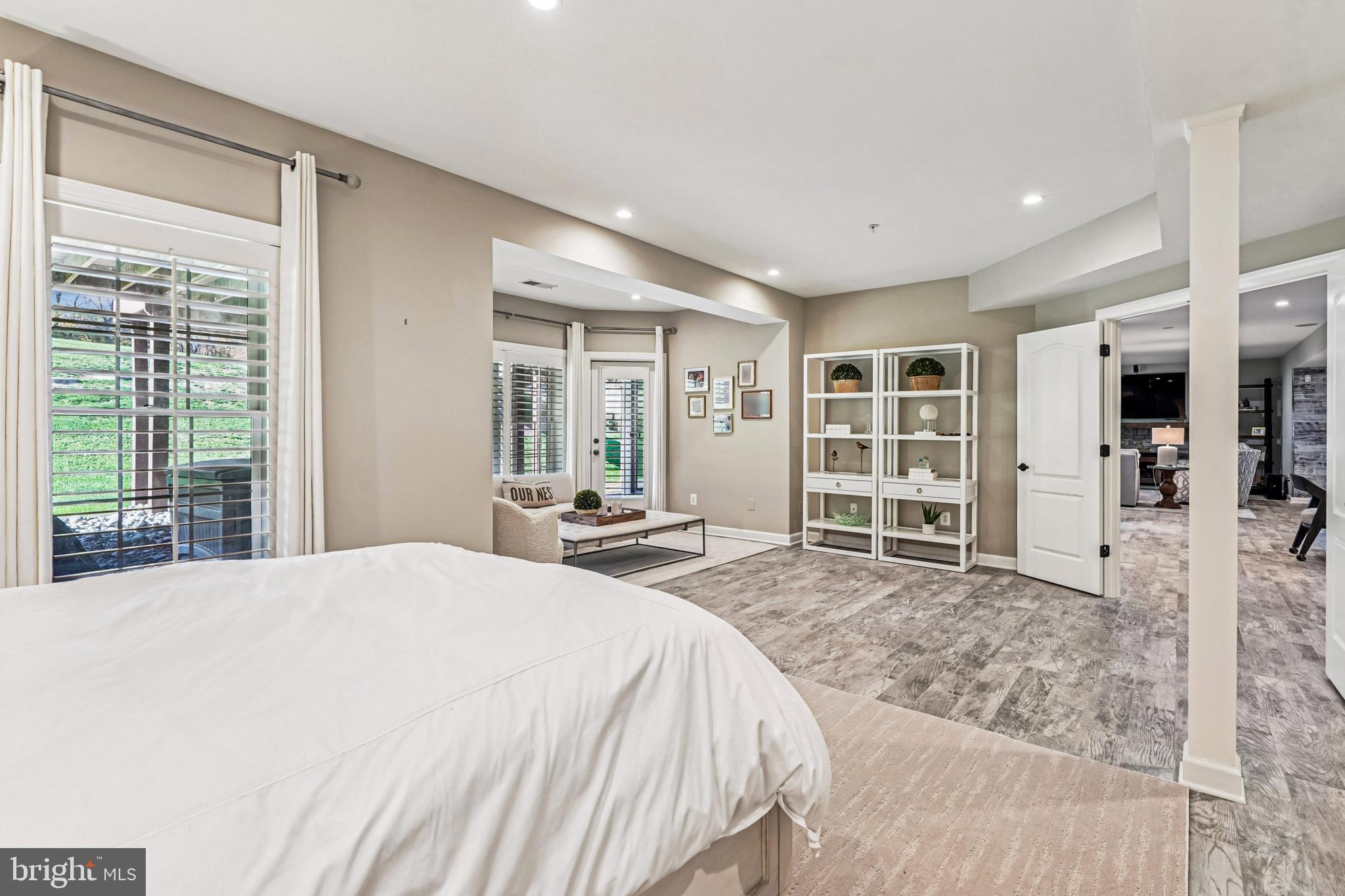 LONG ACRES - Residential