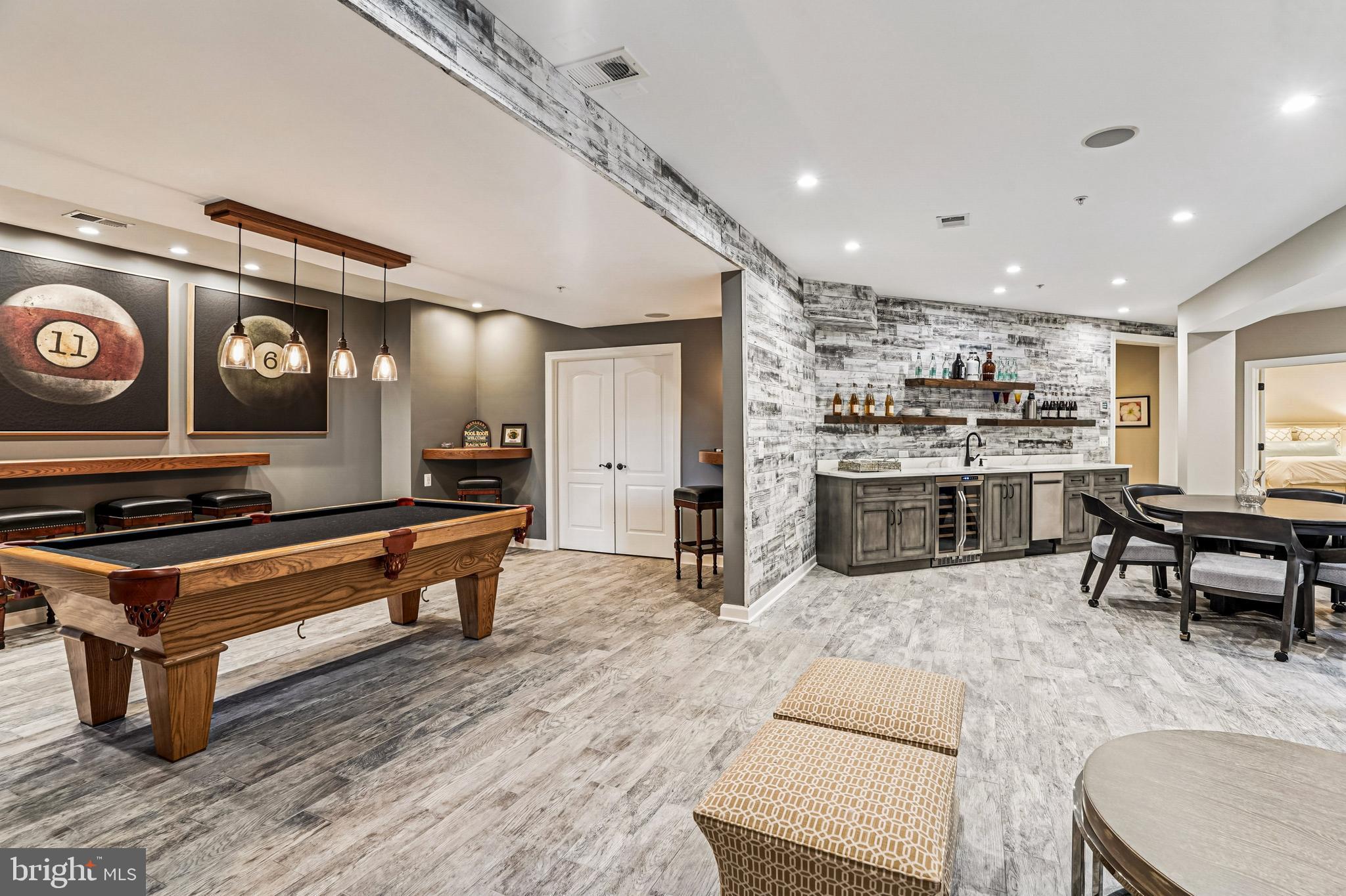 LONG ACRES - Residential