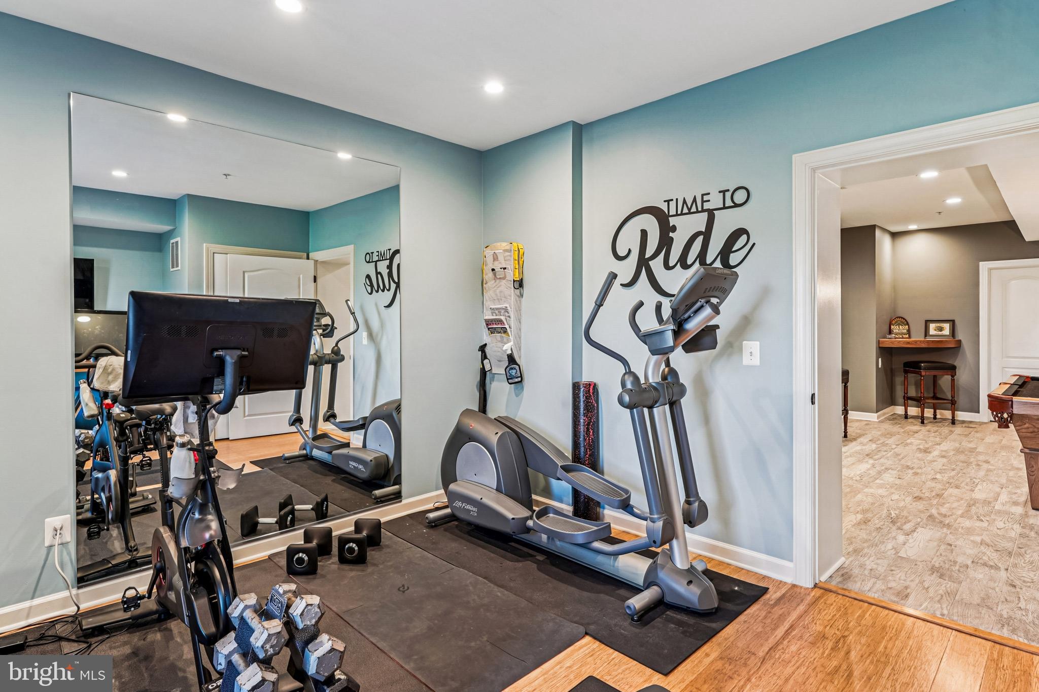 LONG ACRES - Residential