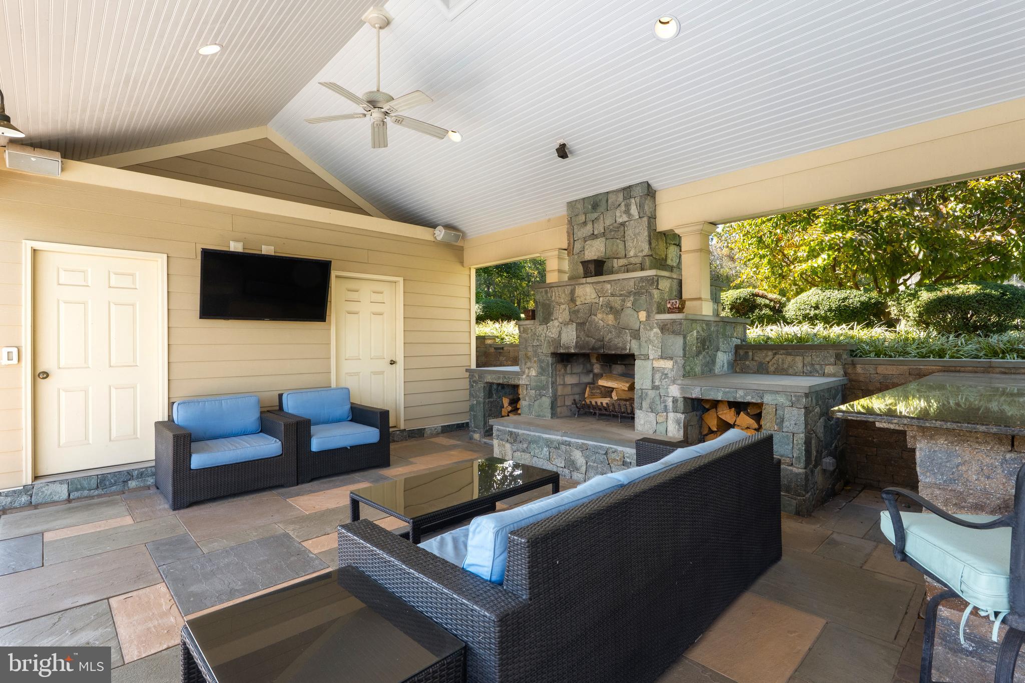 LONG ACRES - Residential