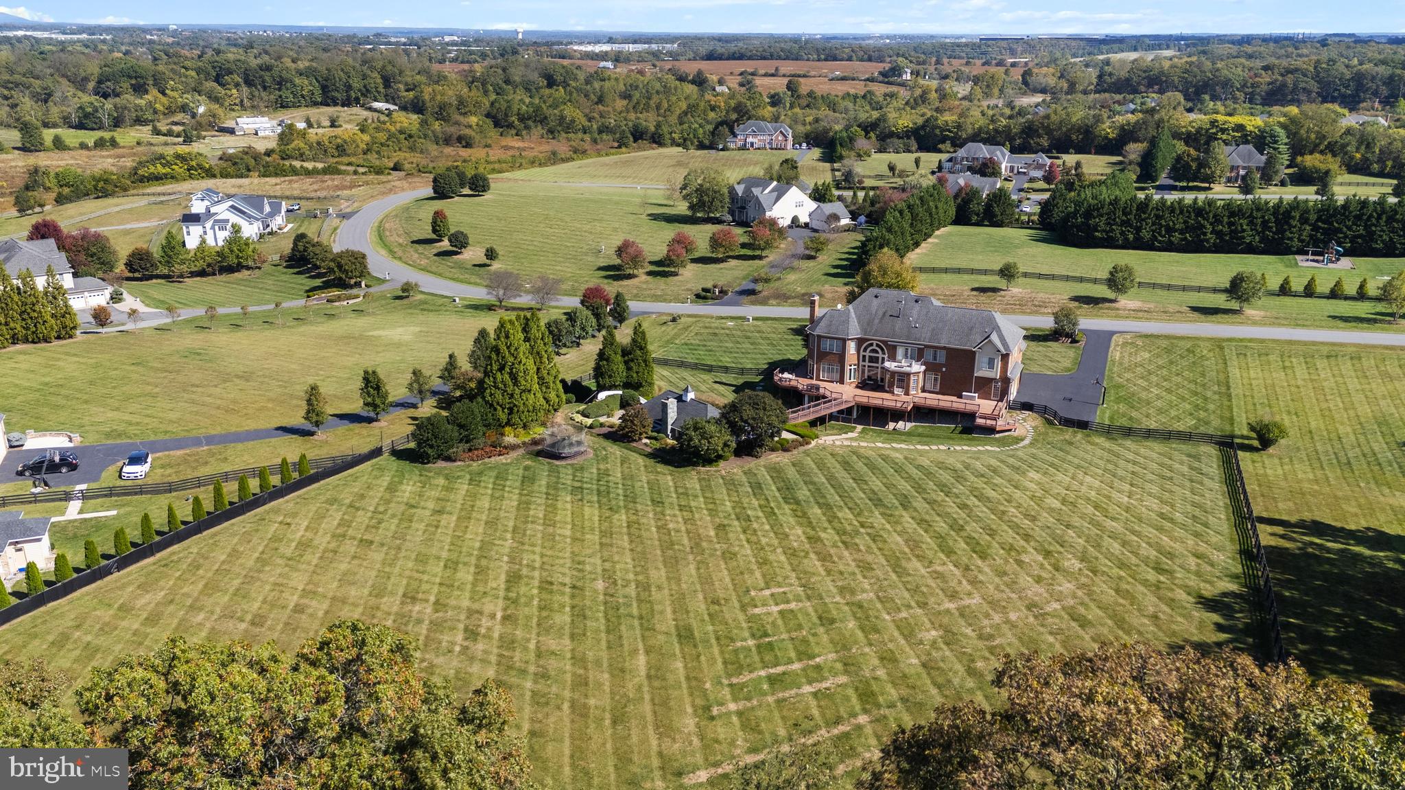 LONG ACRES - Residential