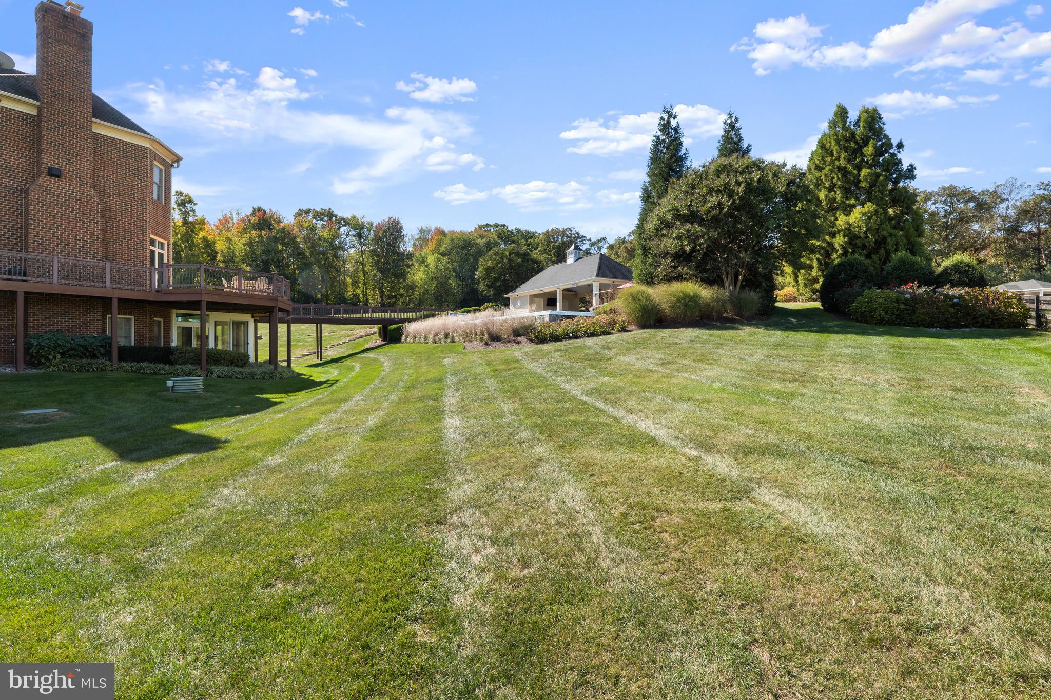 LONG ACRES - Residential