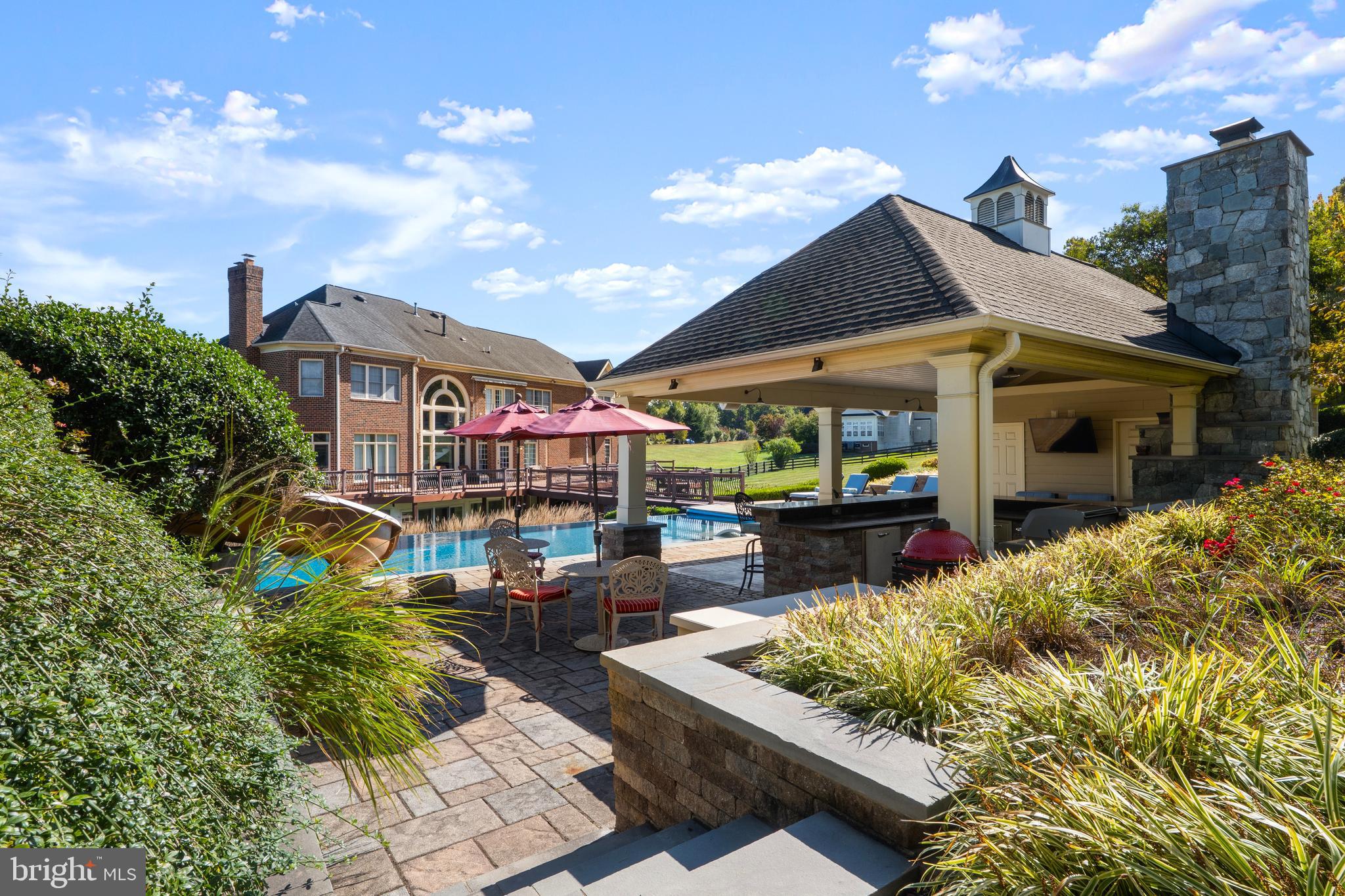 LONG ACRES - Residential