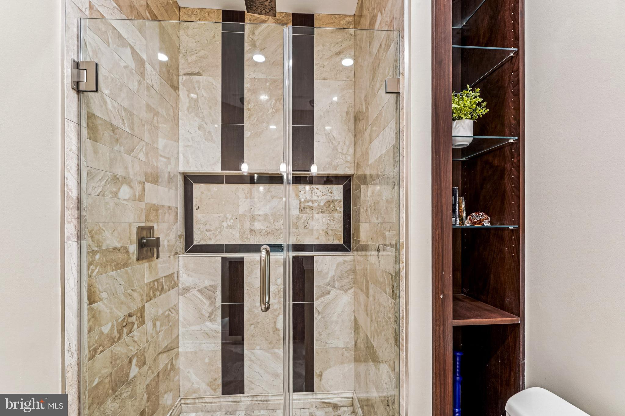 LONG ACRES - Residential