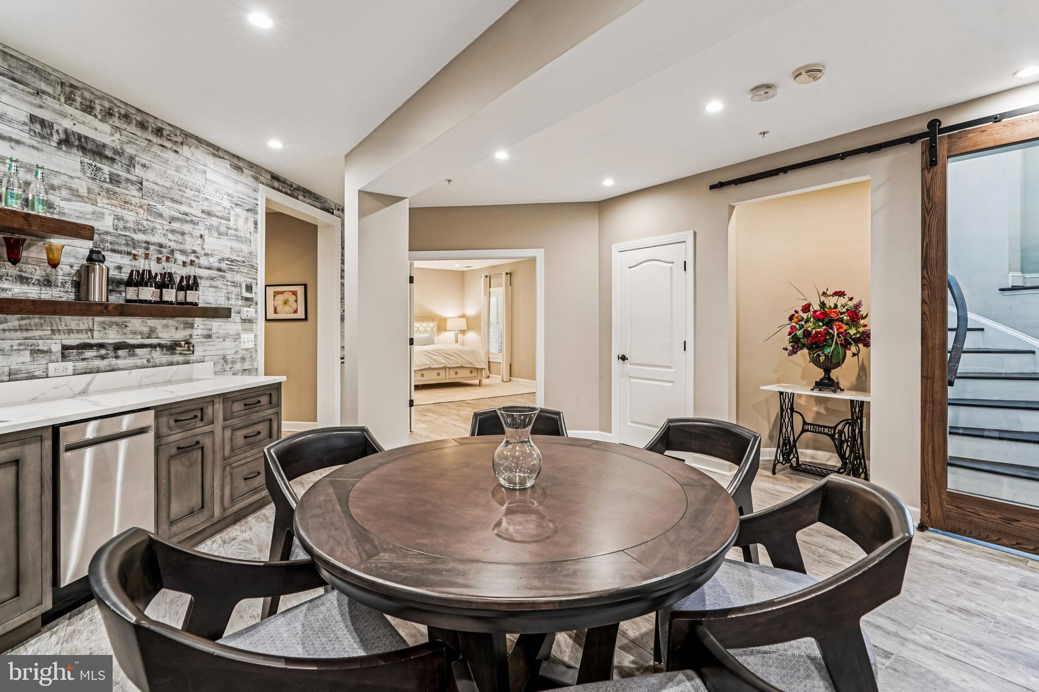 LONG ACRES - Residential