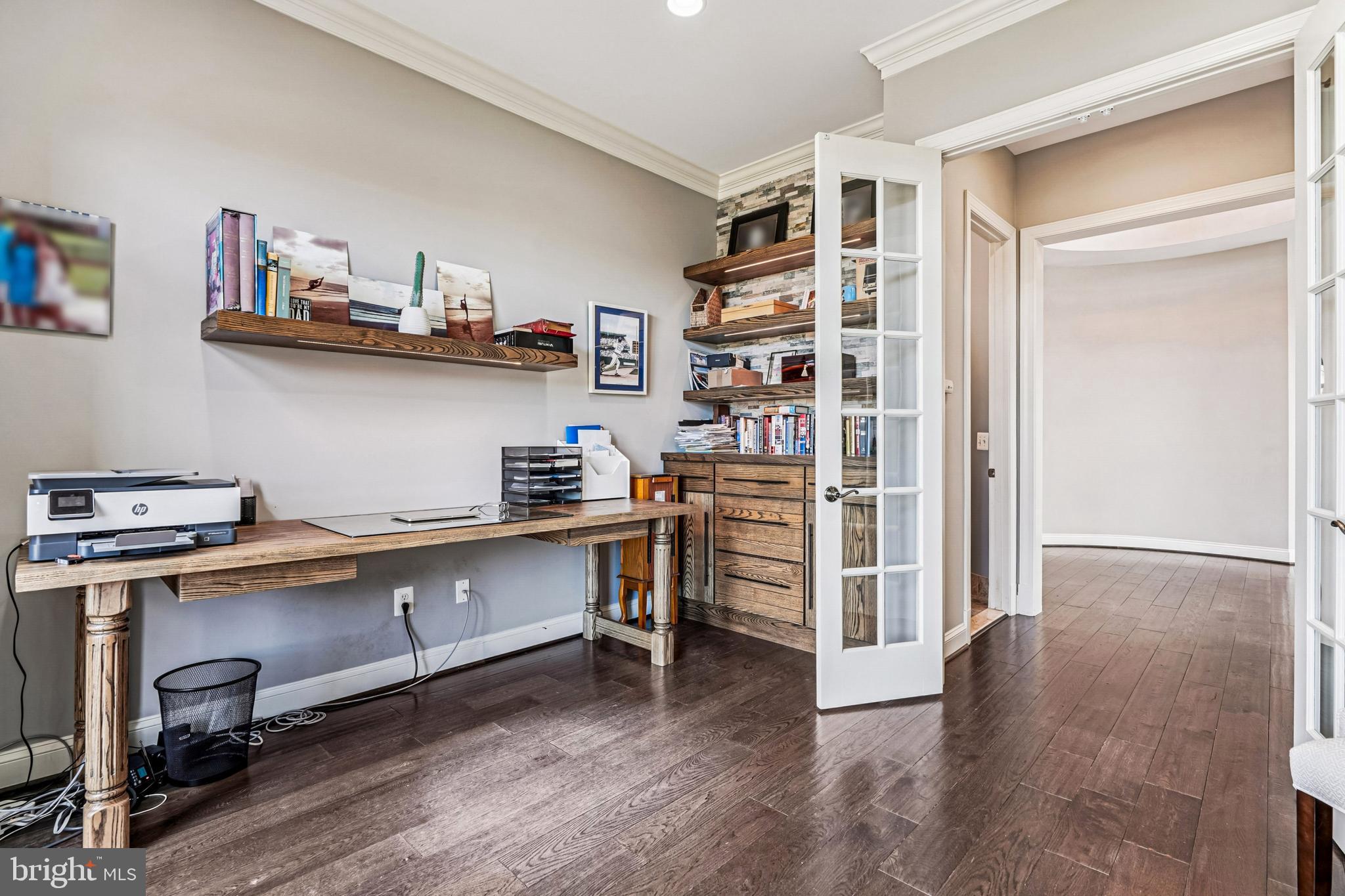 LONG ACRES - Residential