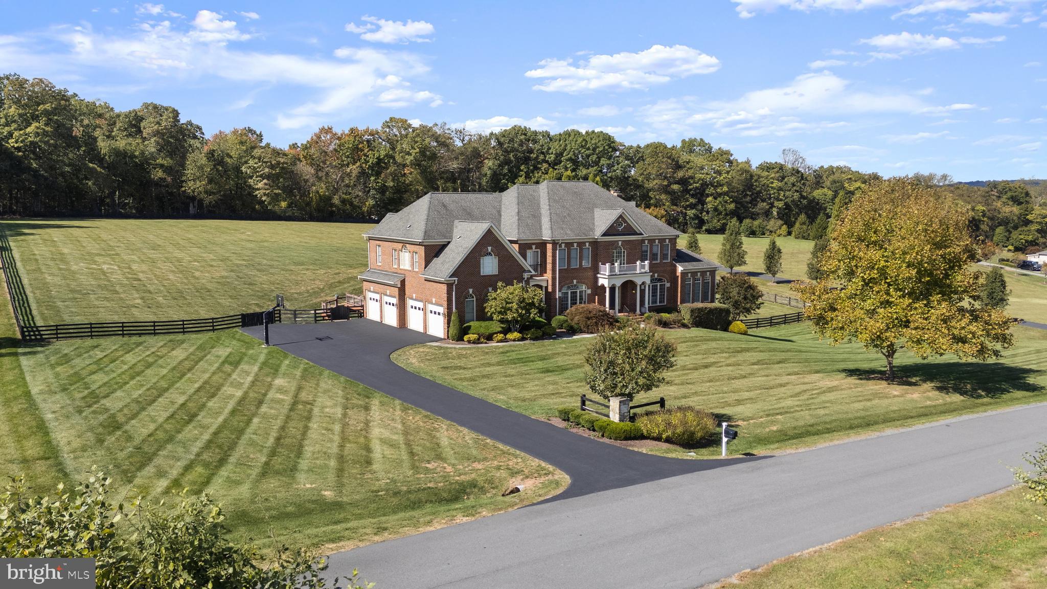 LONG ACRES - Residential