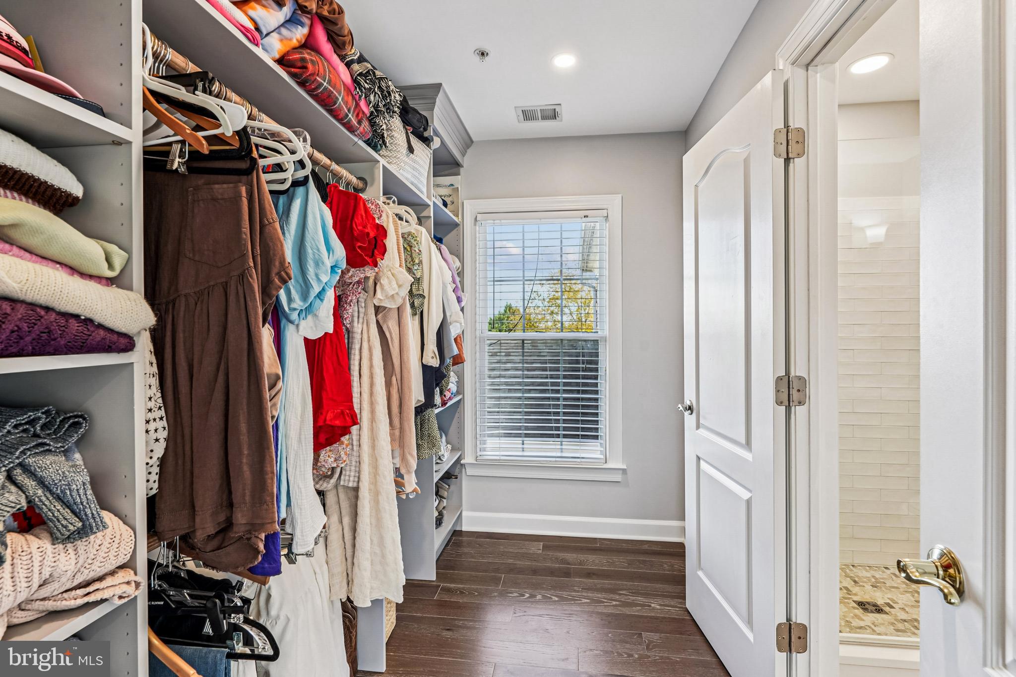 LONG ACRES - Residential