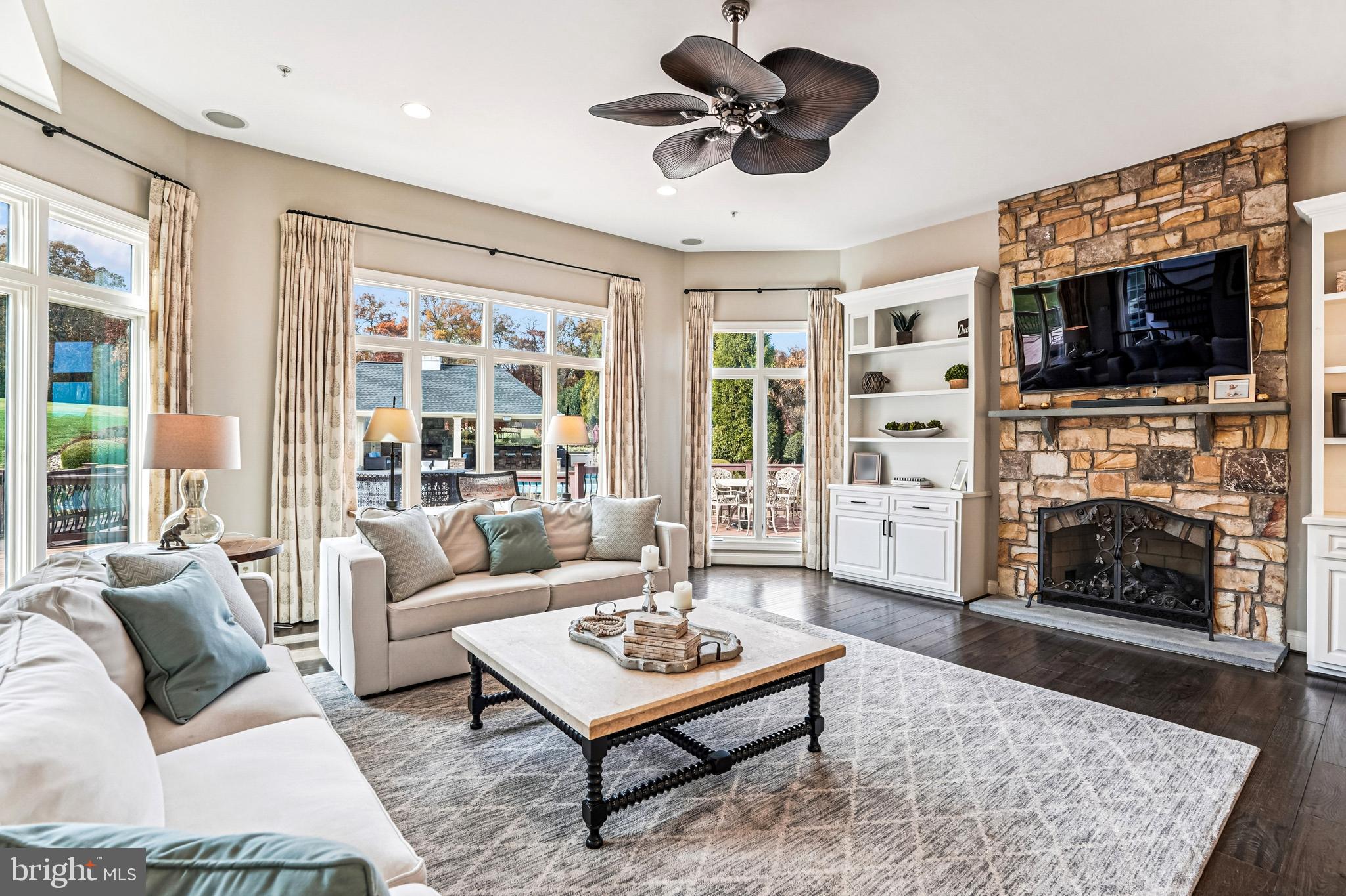 LONG ACRES - Residential