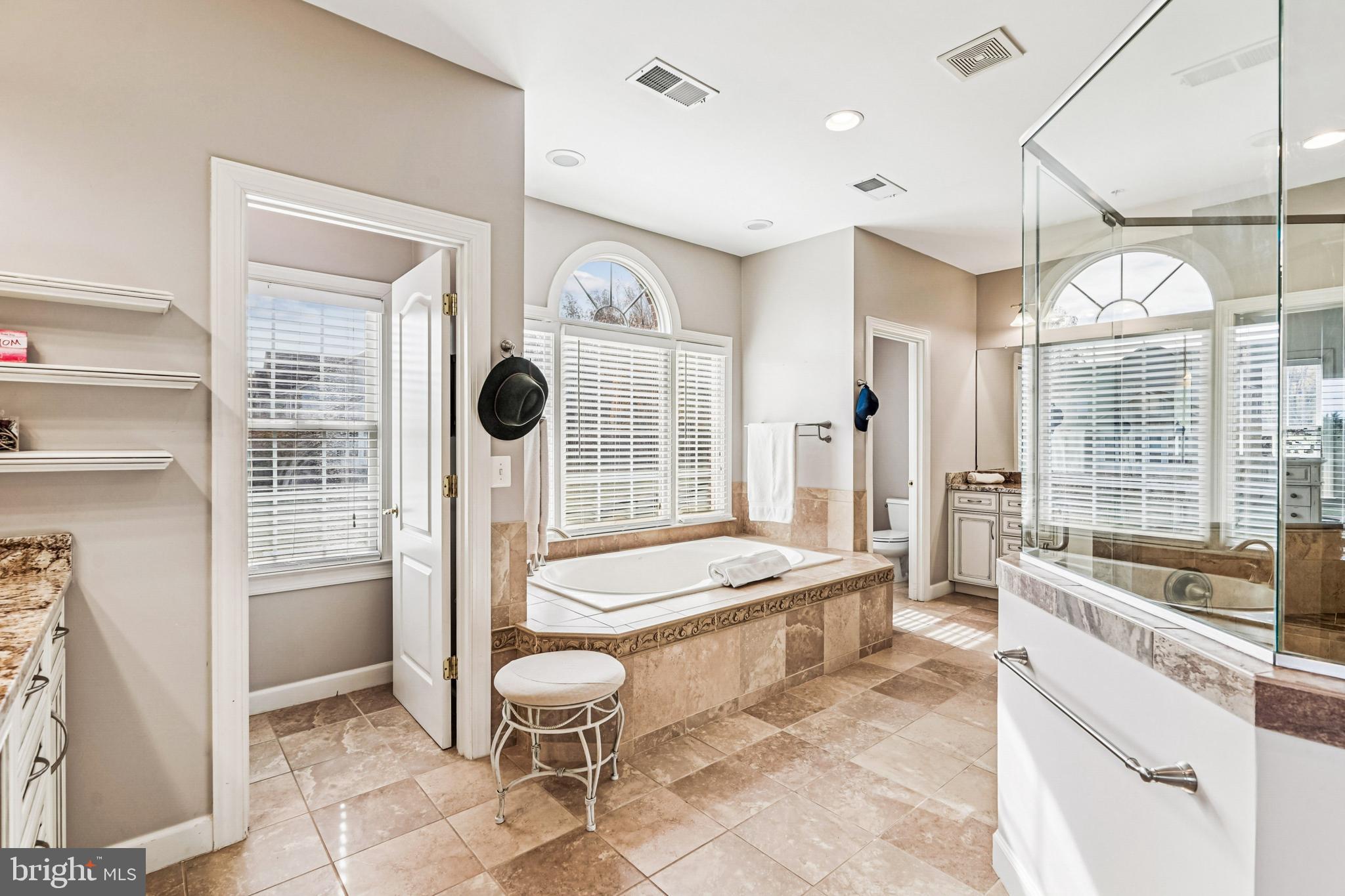 LONG ACRES - Residential