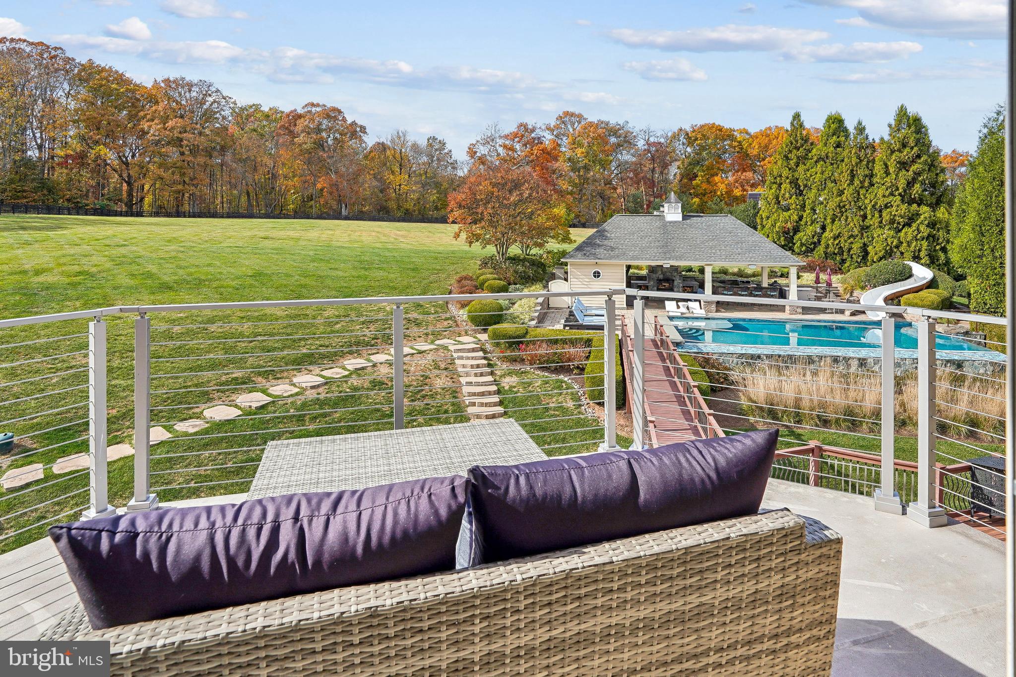 LONG ACRES - Residential