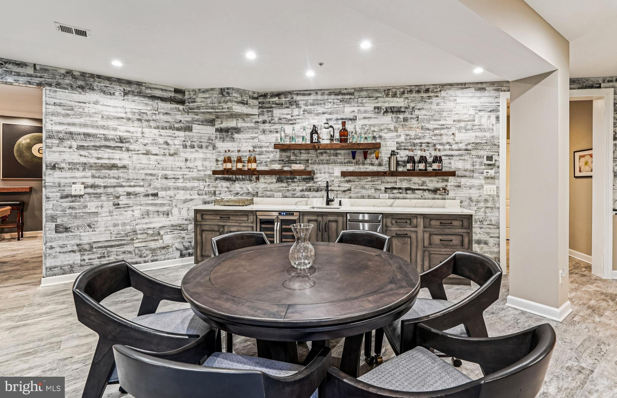 LONG ACRES - Residential