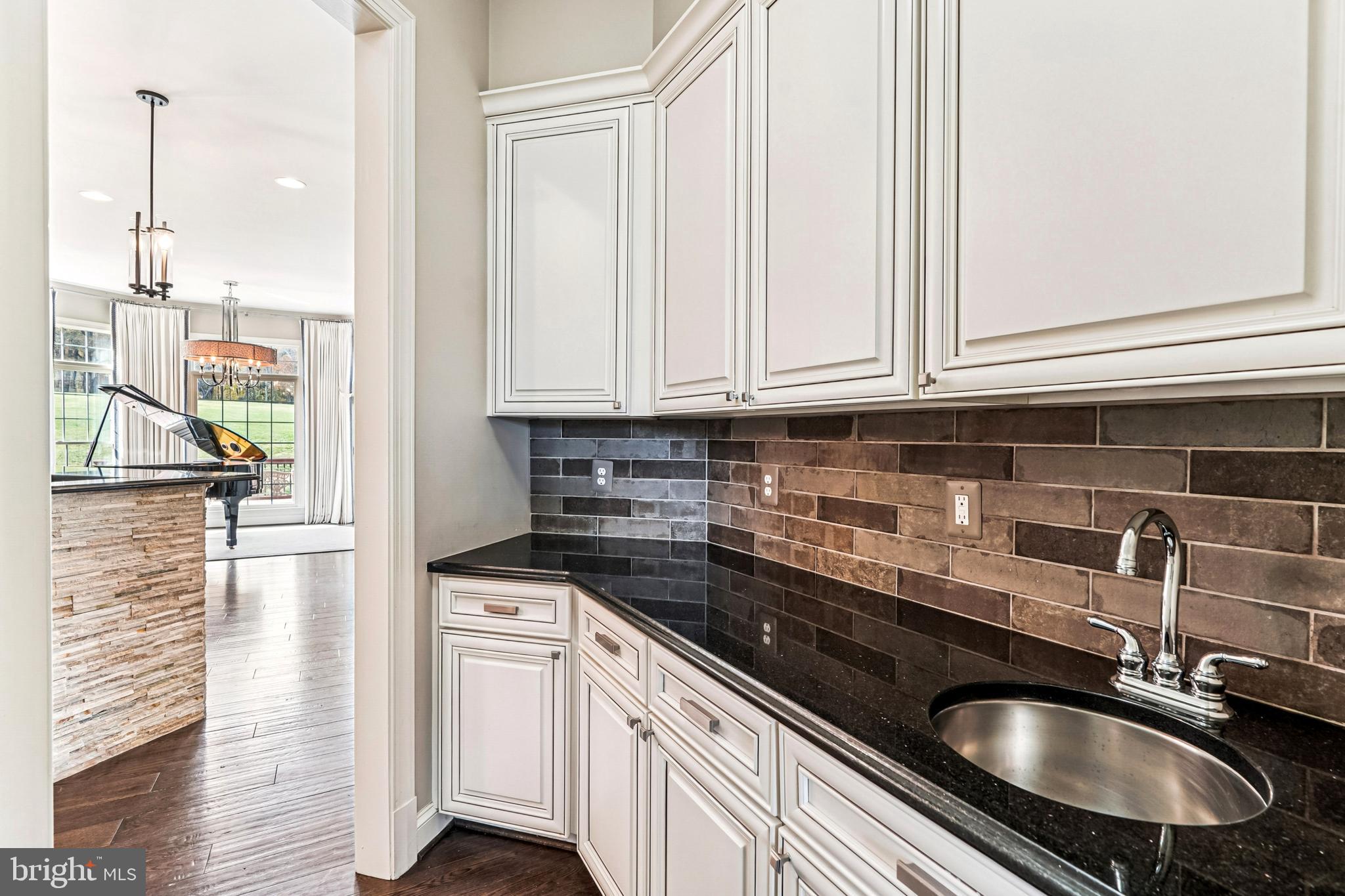 LONG ACRES - Residential