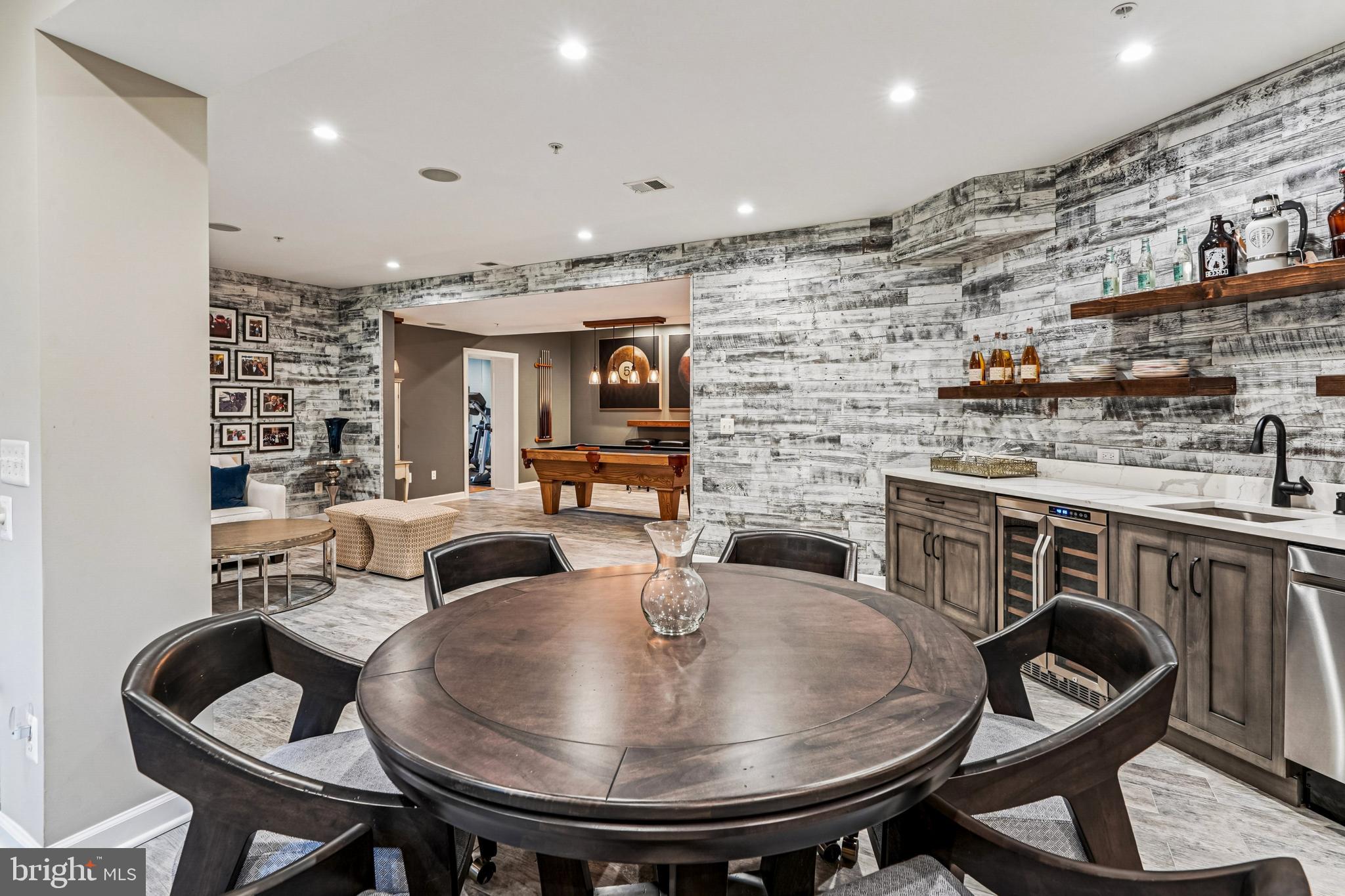 LONG ACRES - Residential