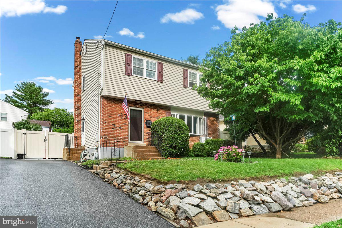 13 MCCORMICK AVENUE