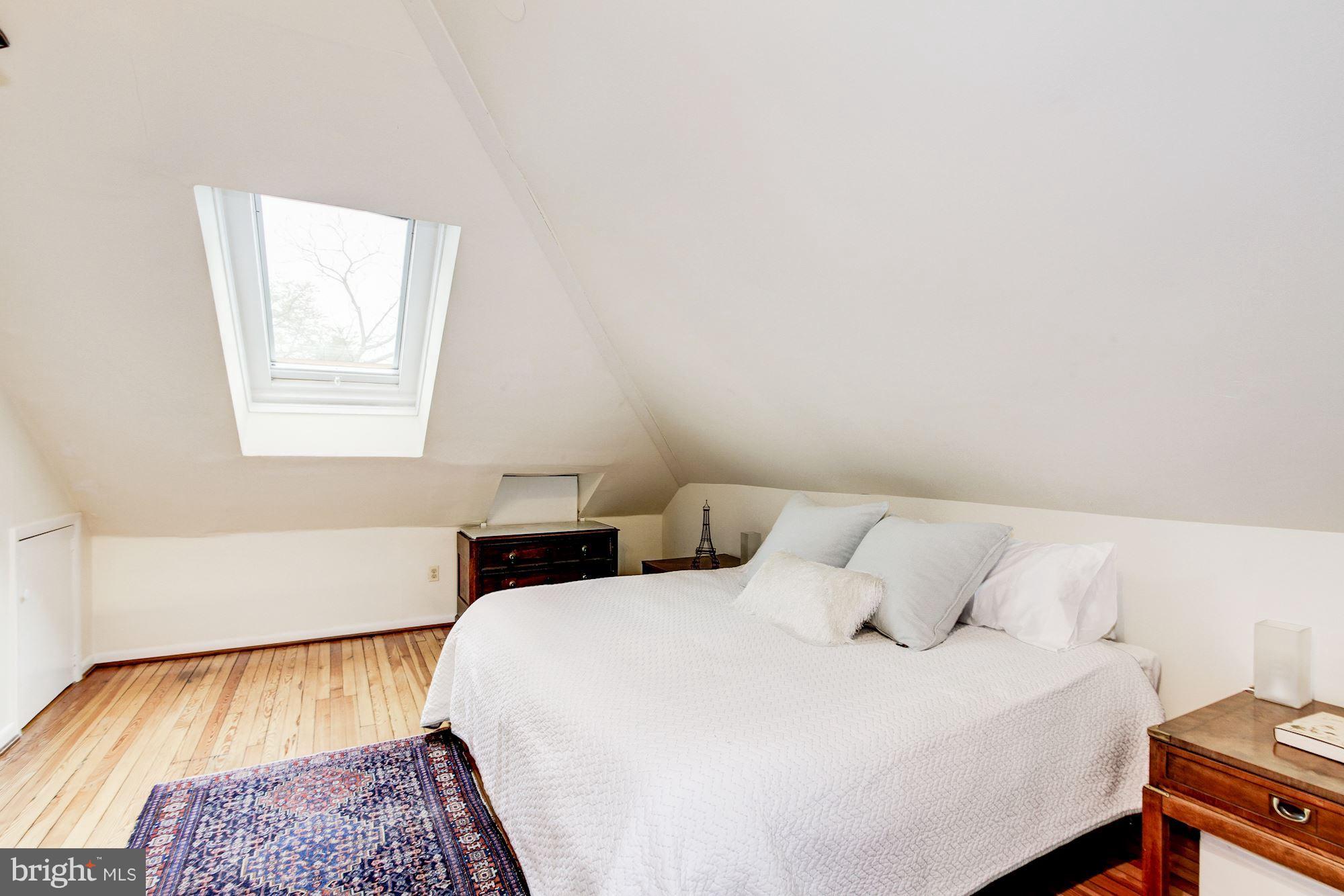 KENSINGTON - Residential