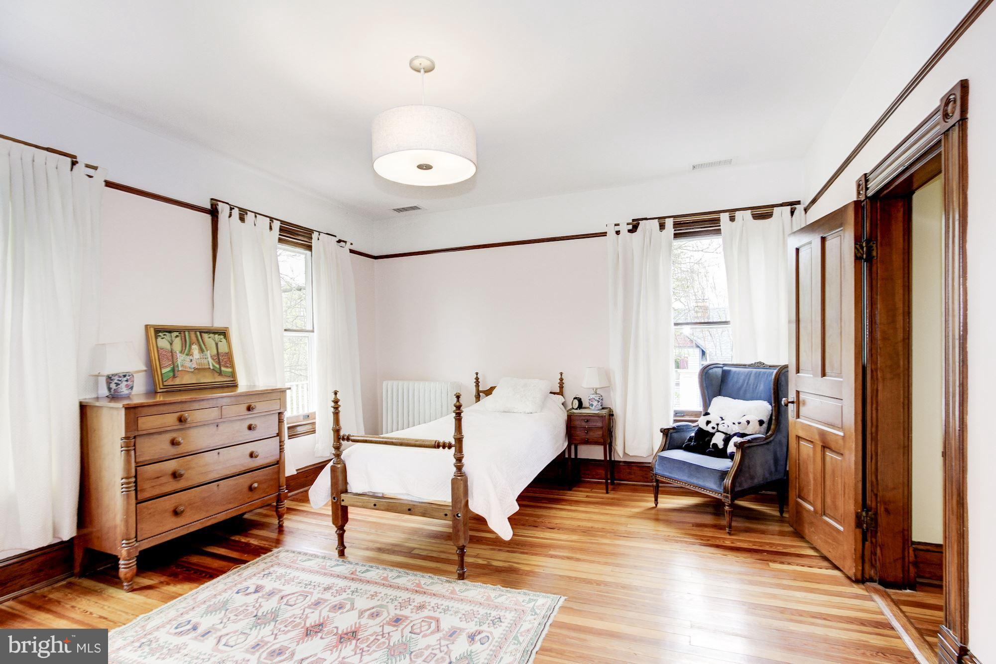 KENSINGTON - Residential