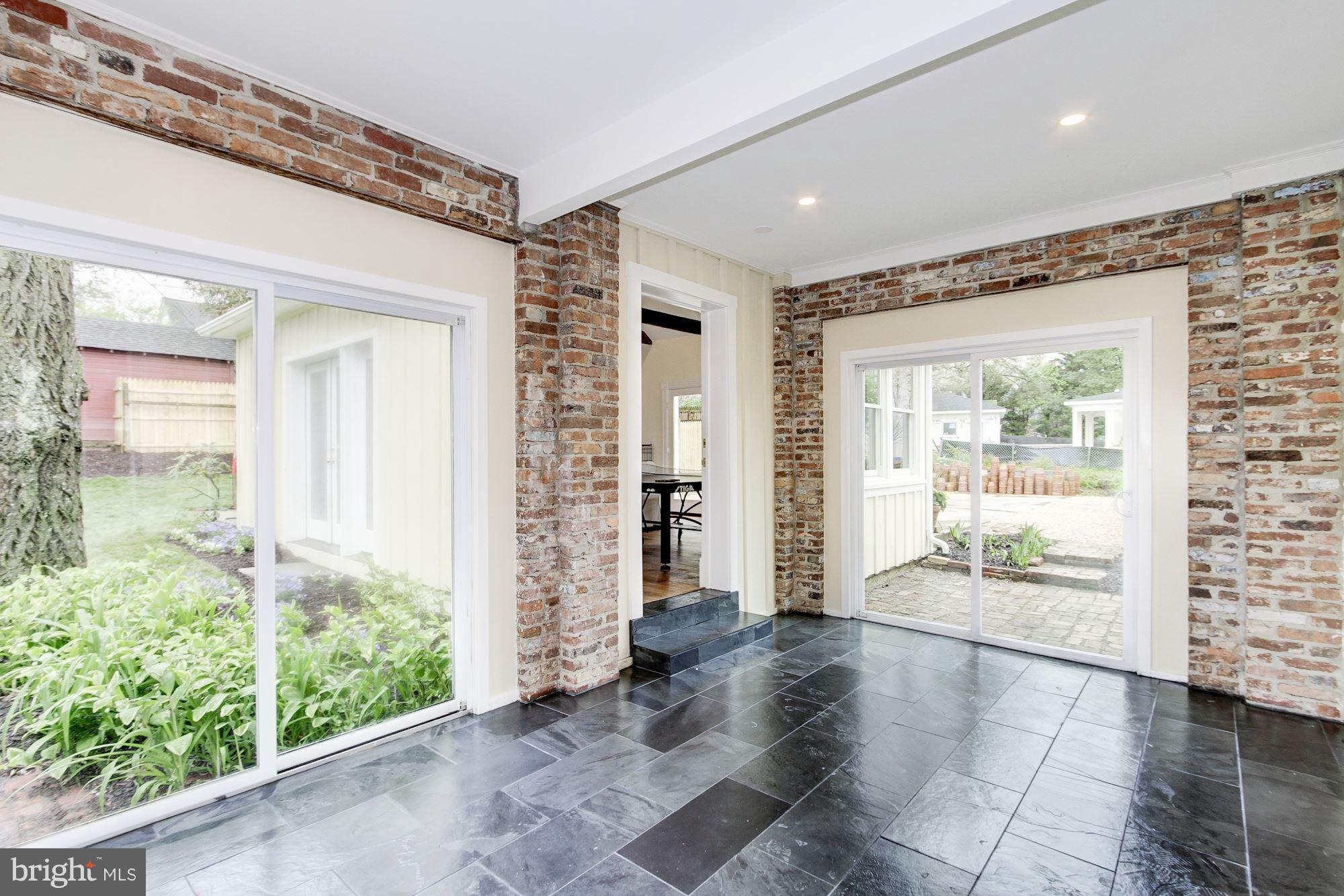 KENSINGTON - Residential