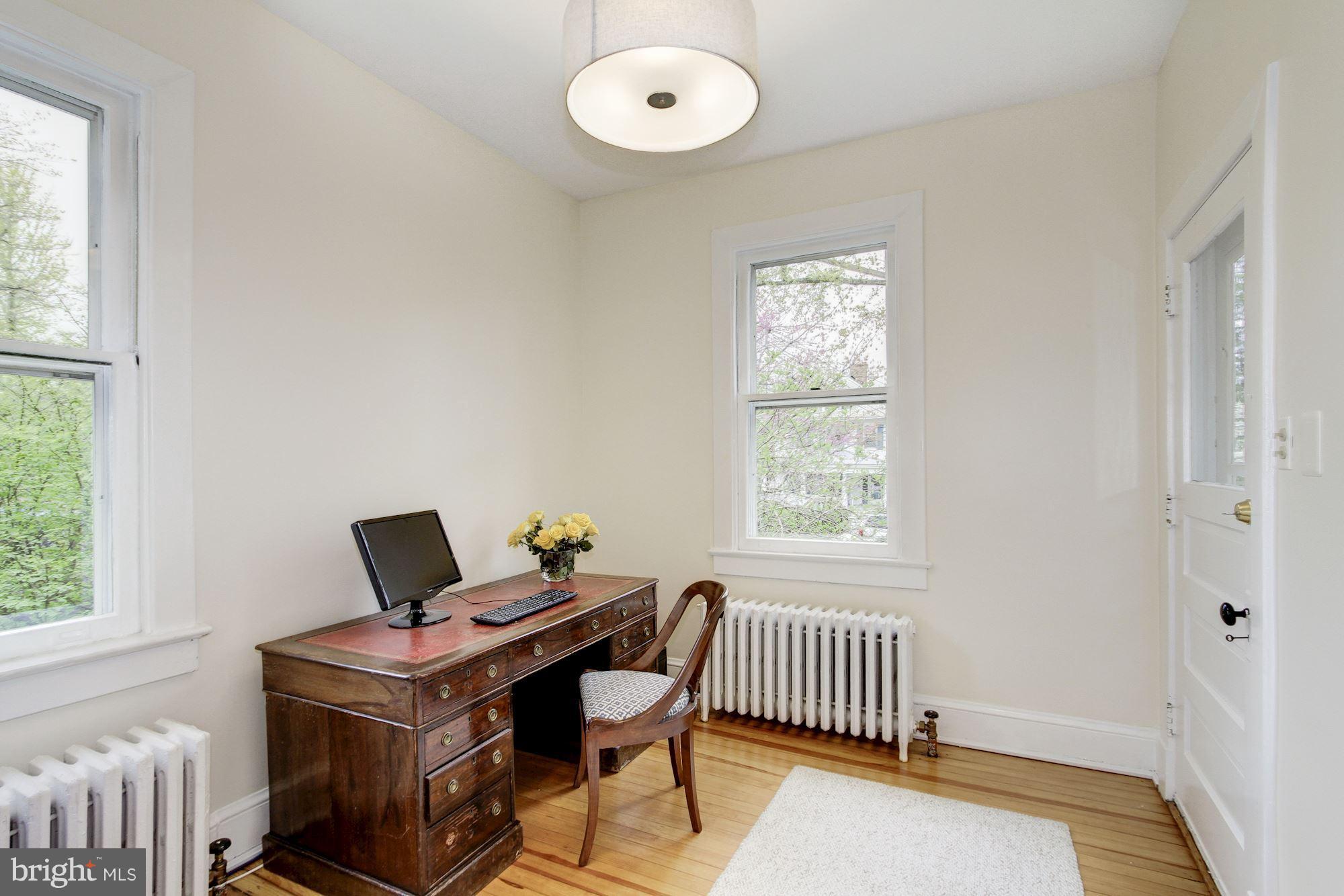 KENSINGTON - Residential