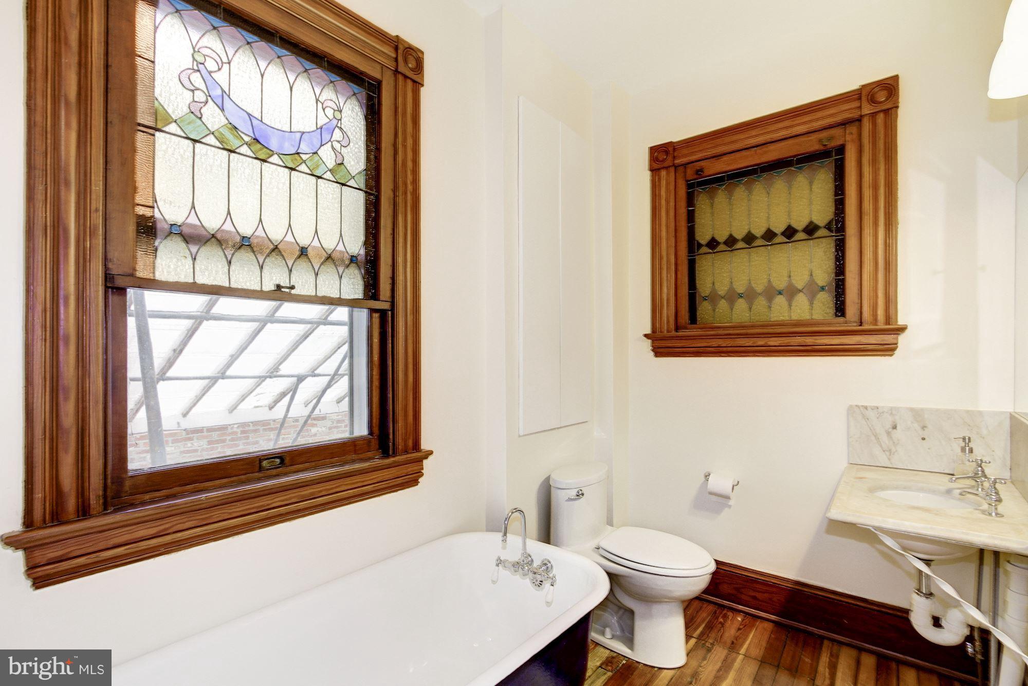 KENSINGTON - Residential