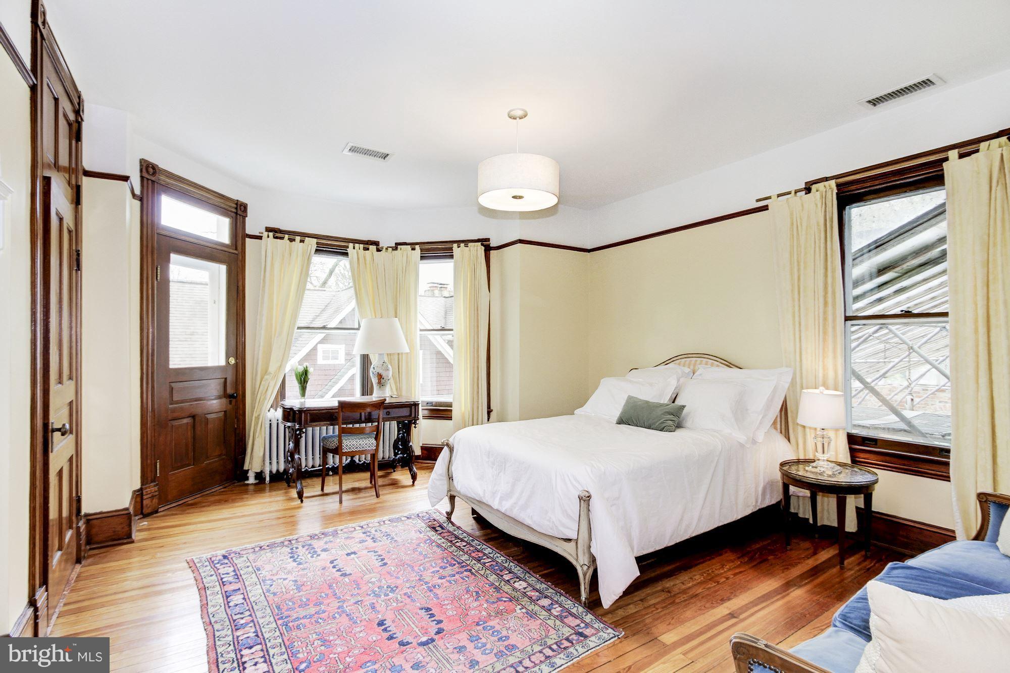 KENSINGTON - Residential