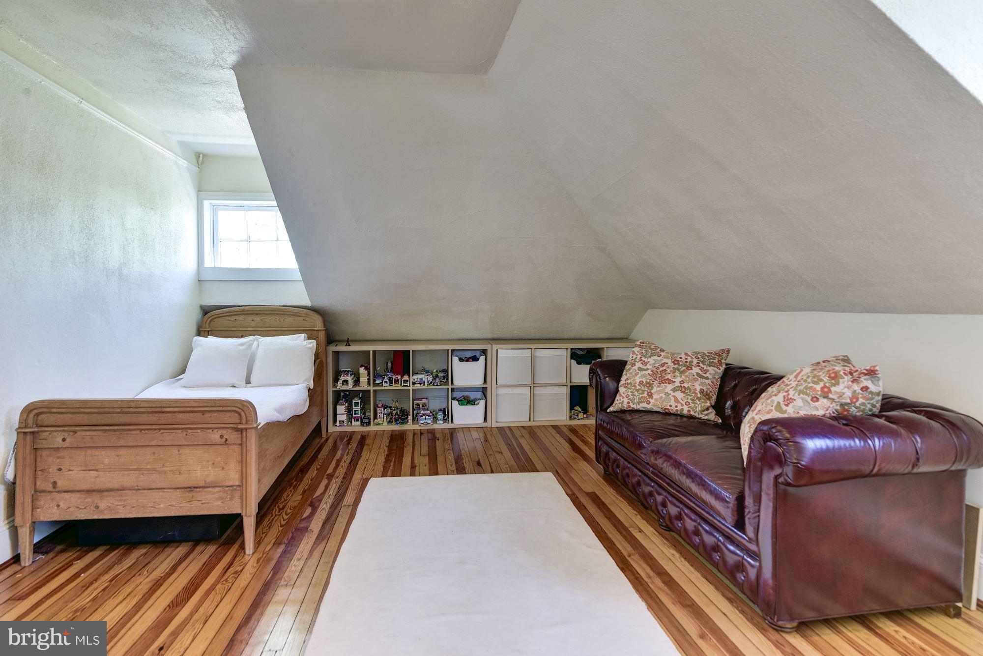 KENSINGTON - Residential