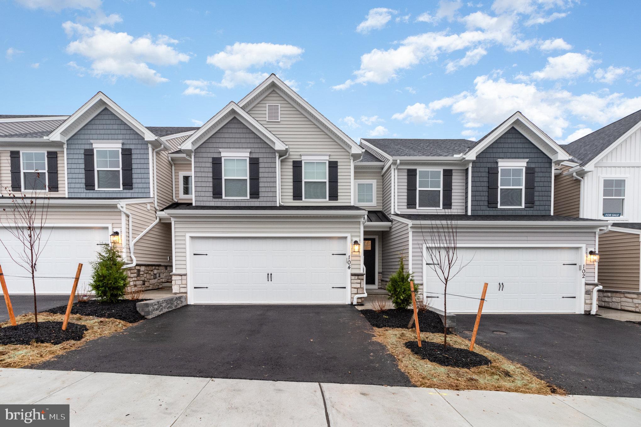 EASTVALE GROVE - Residential Lease