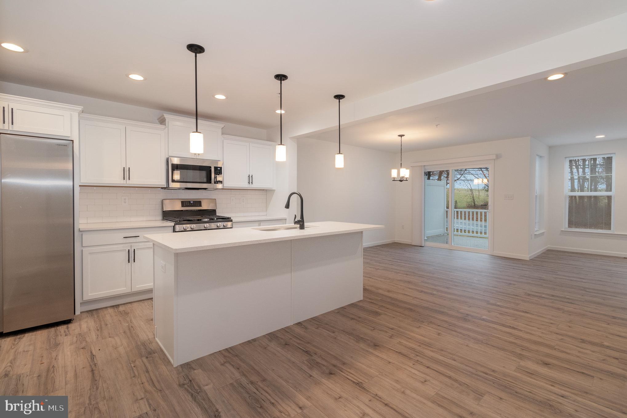 EASTVALE GROVE - Residential Lease