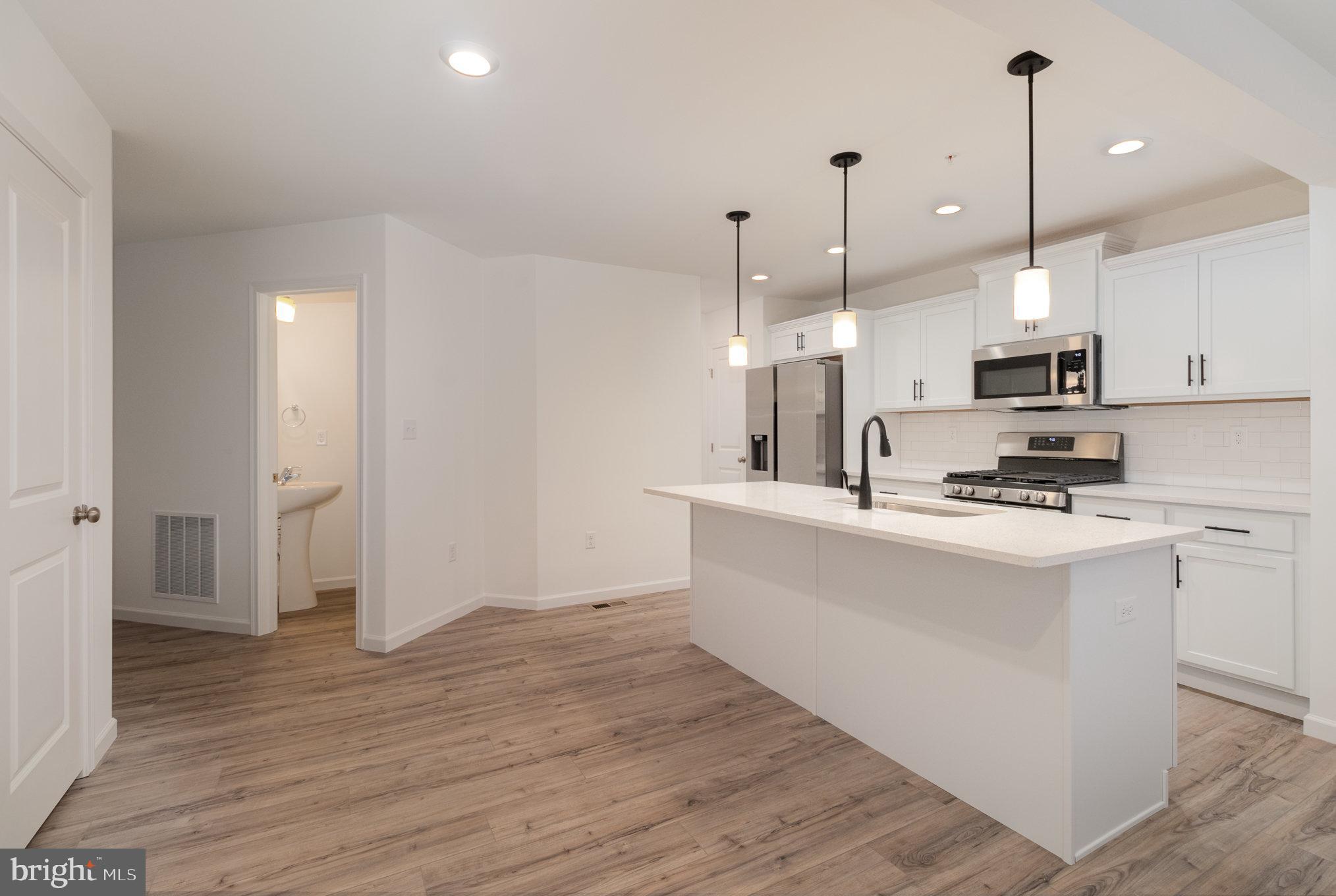 EASTVALE GROVE - Residential Lease