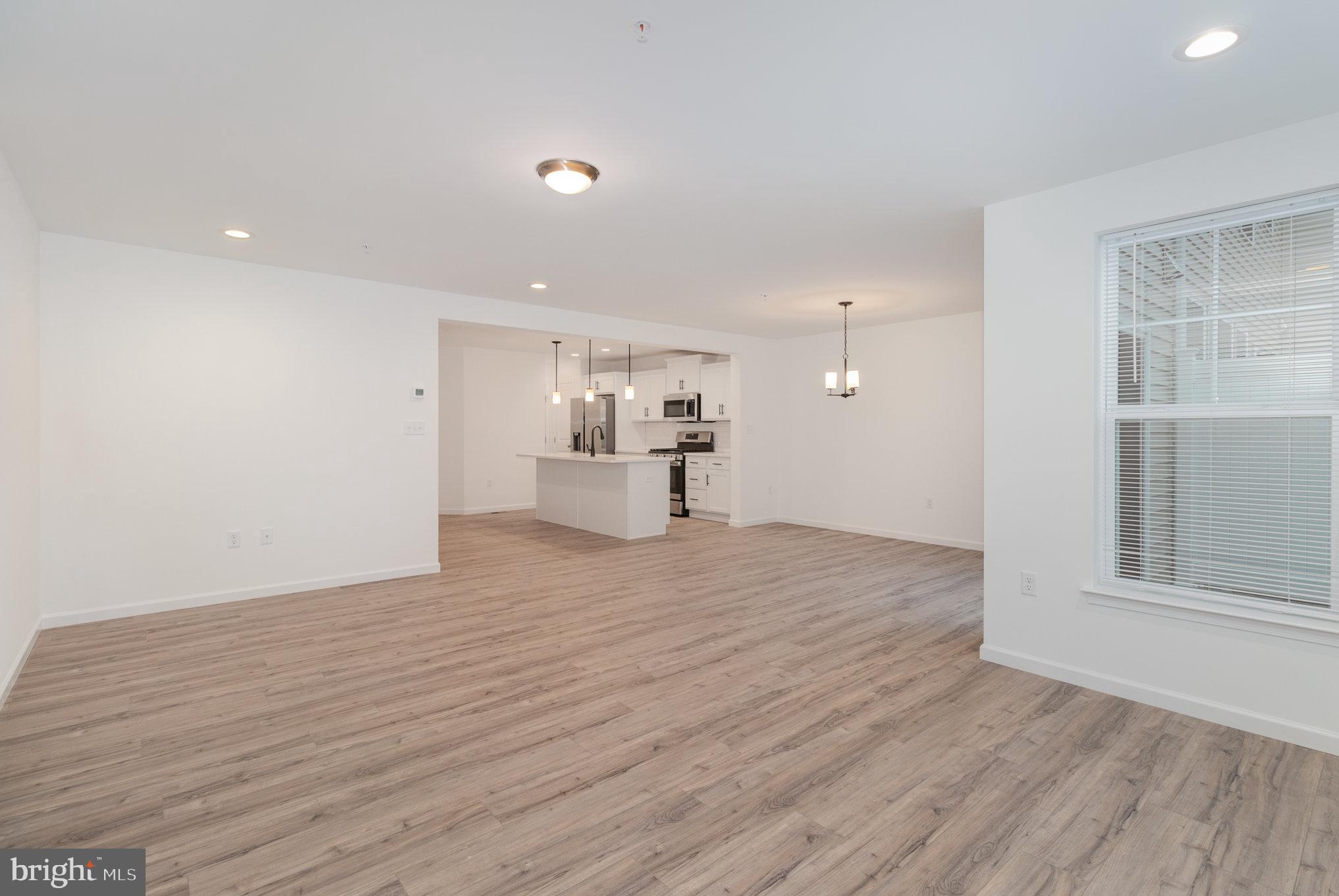 EASTVALE GROVE - Residential Lease