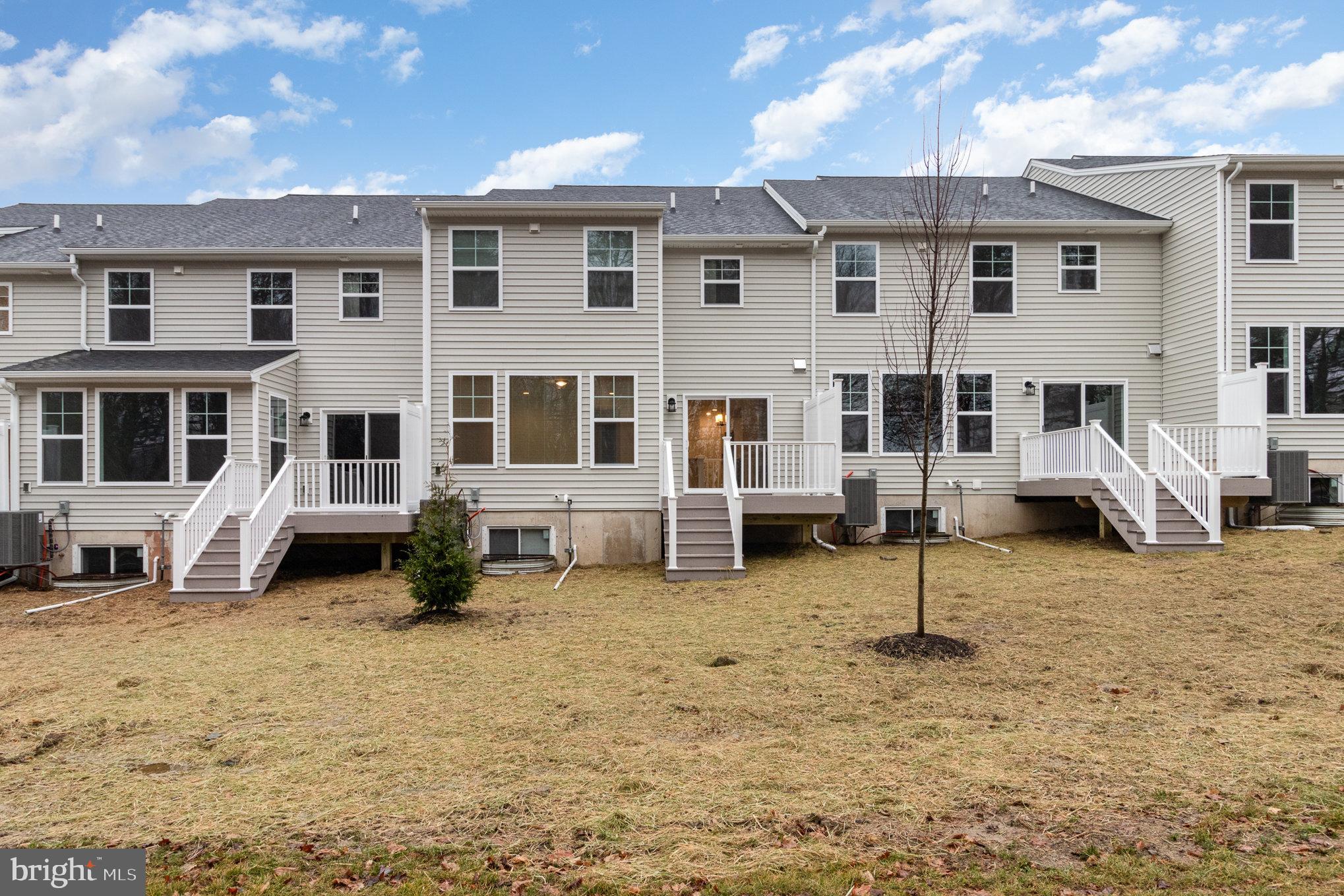 EASTVALE GROVE - Residential Lease