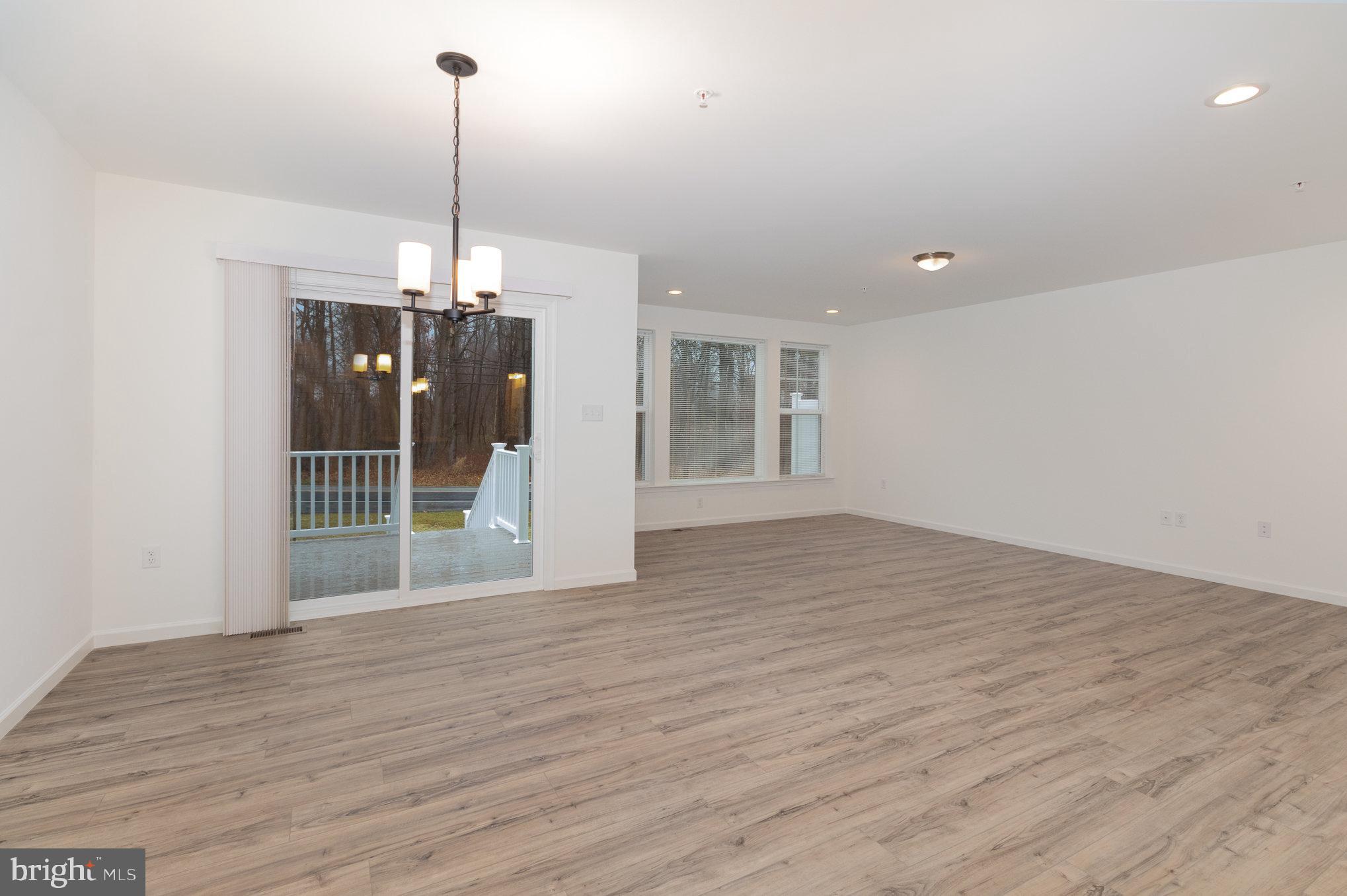 EASTVALE GROVE - Residential Lease