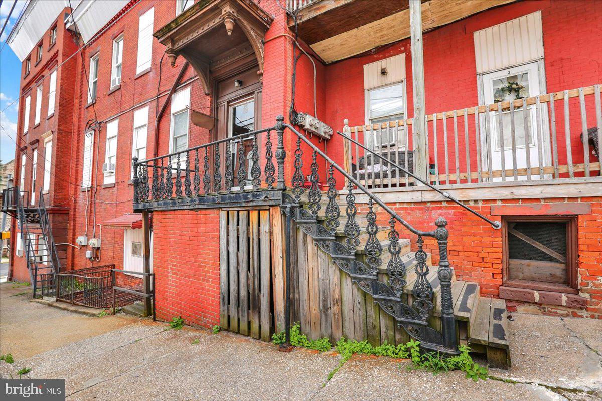 255 SUNBURY STREET